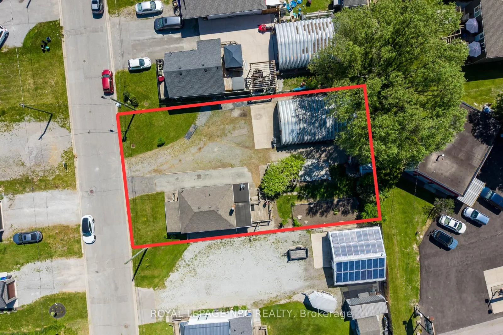 Photo 36 of 17 Huron Street, Welland, Dain City — HOMEH