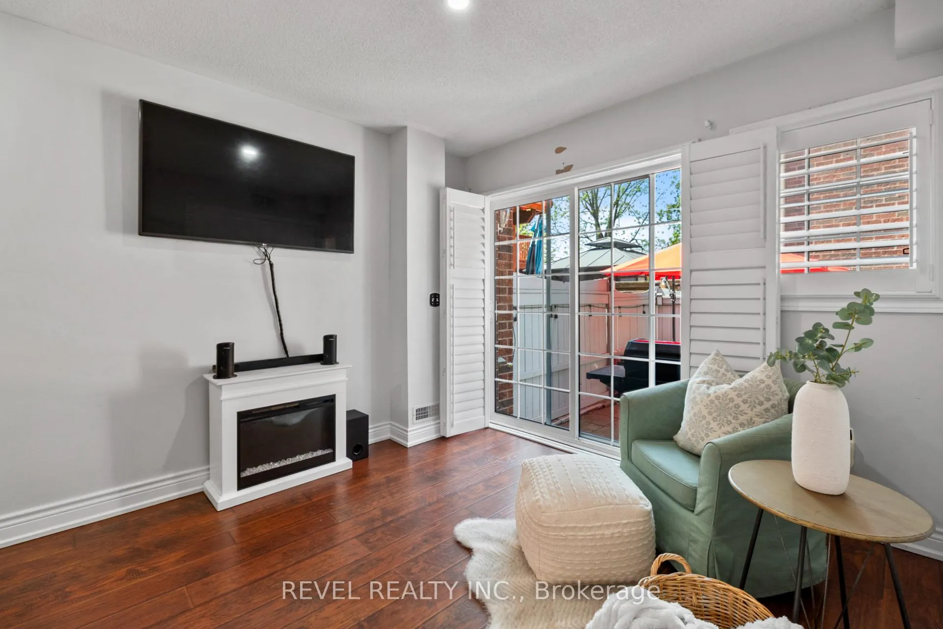 Photo 3 of 44 Denison Avenue, Brampton, Downtown Brampton — HOMEH