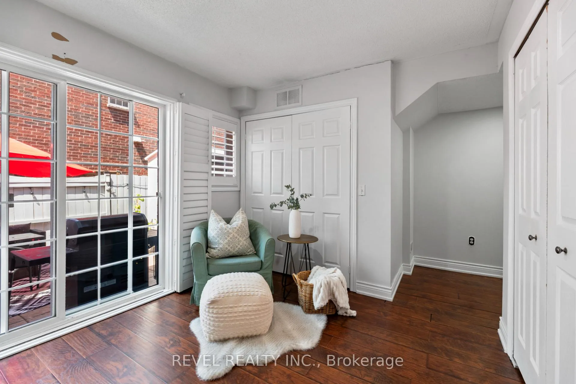 Photo 4 of 44 Denison Avenue, Brampton, Downtown Brampton — HOMEH