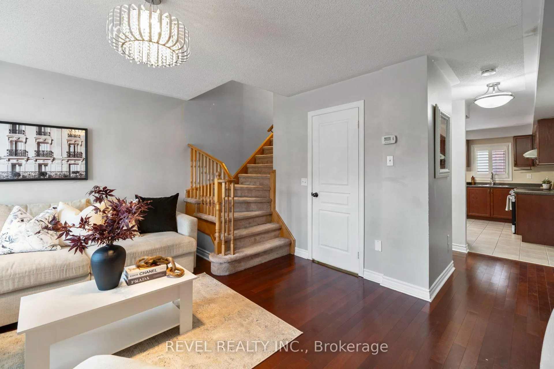 Photo 7 of 44 Denison Avenue, Brampton, Downtown Brampton — HOMEH