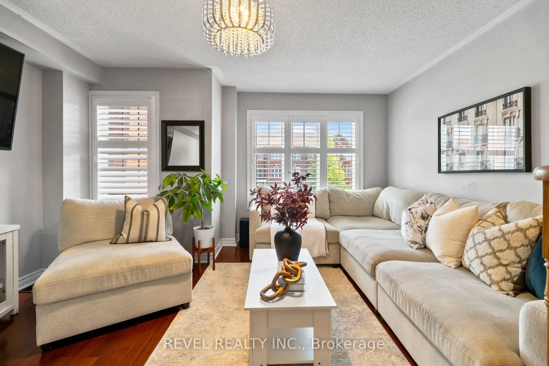 Photo 8 of 44 Denison Avenue, Brampton, Downtown Brampton — HOMEH