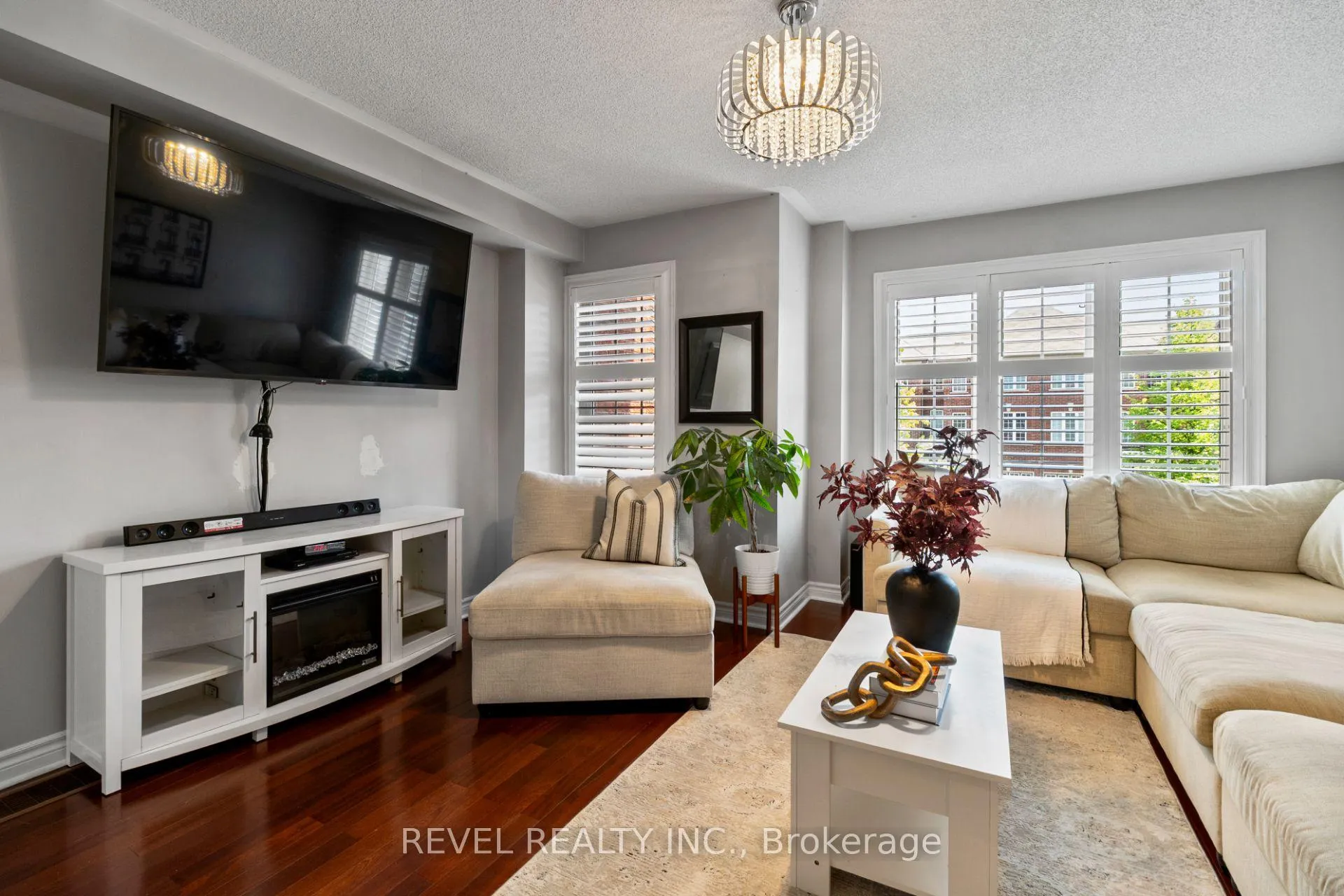 Photo 9 of 44 Denison Avenue, Brampton, Downtown Brampton — HOMEH