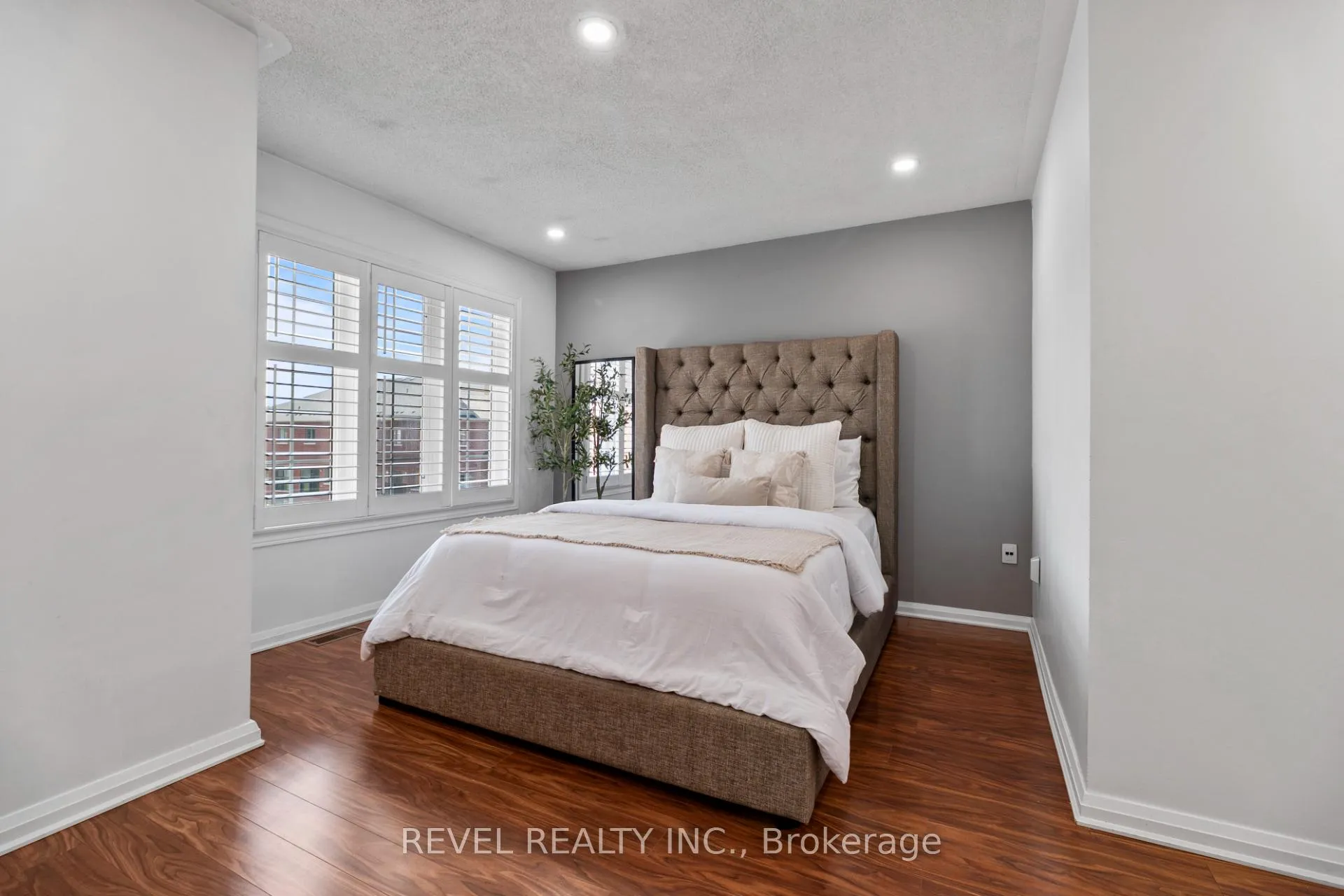 Photo 14 of 44 Denison Avenue, Brampton, Downtown Brampton — HOMEH