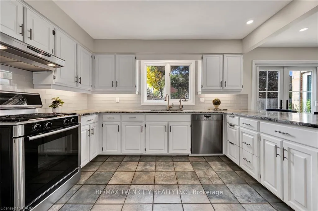 Photo 12 of 250 Grey Squirrel Place, Waterloo, Colonial Acres — HOMEH