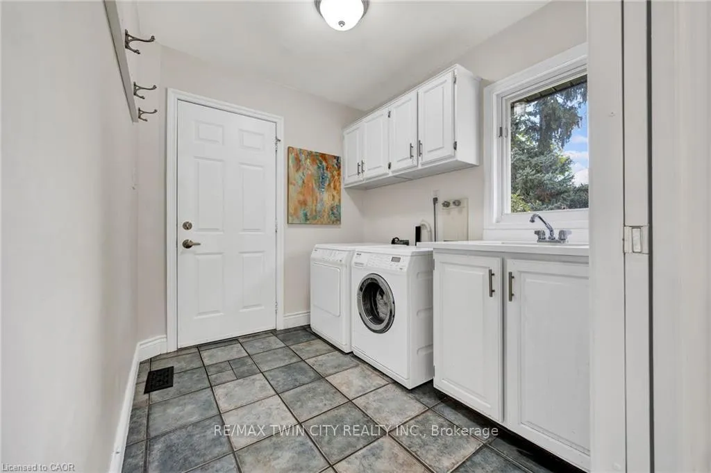 Photo 15 of 250 Grey Squirrel Place, Waterloo, Colonial Acres — HOMEH