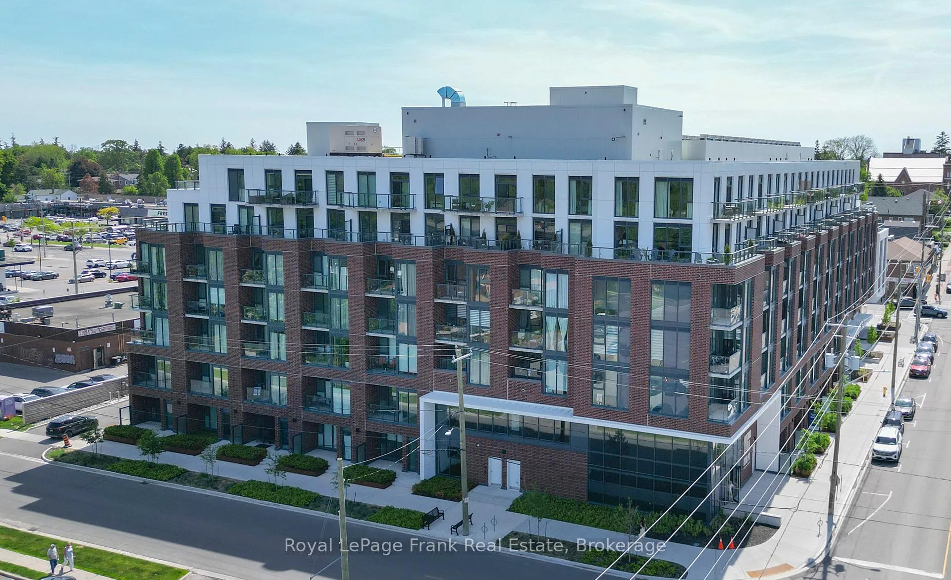Photo 2 of Unit 604, 201 Brock Street S, Whitby, Downtown Whitby — HOMEH