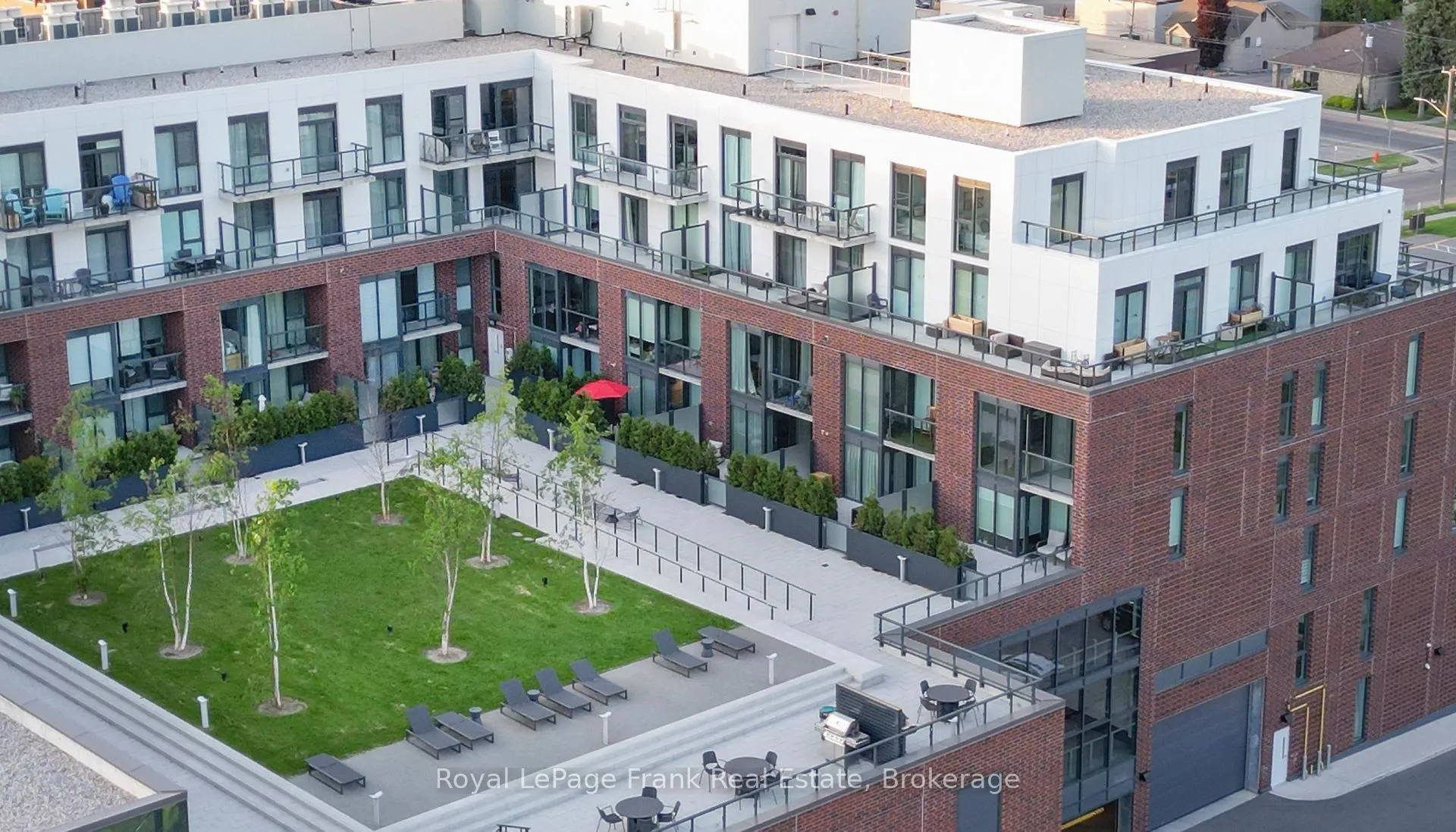 Photo 3 of Unit 604, 201 Brock Street S, Whitby, Downtown Whitby — HOMEH