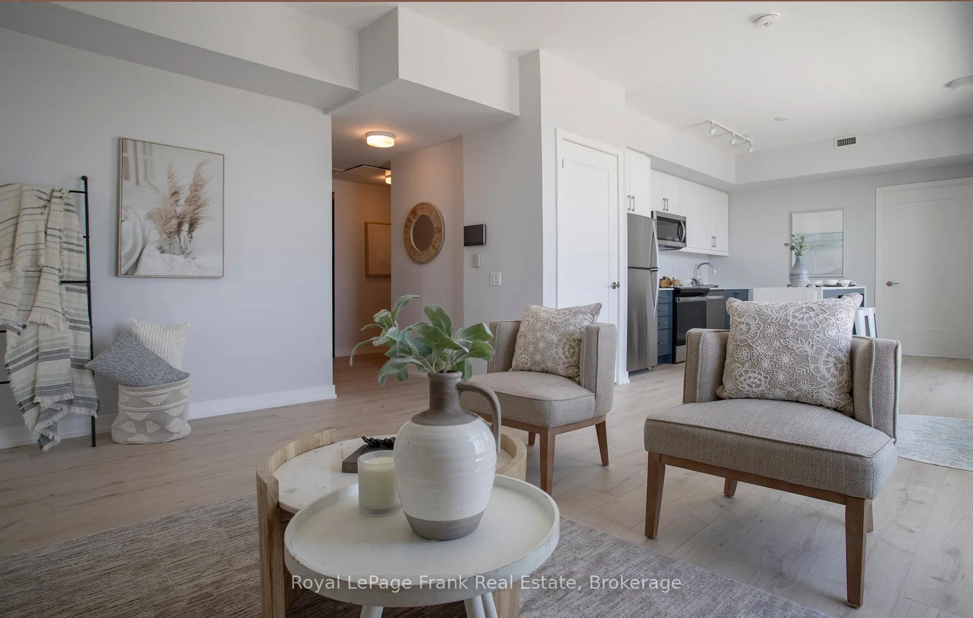 Photo 8 of Unit 604, 201 Brock Street S, Whitby, Downtown Whitby — HOMEH