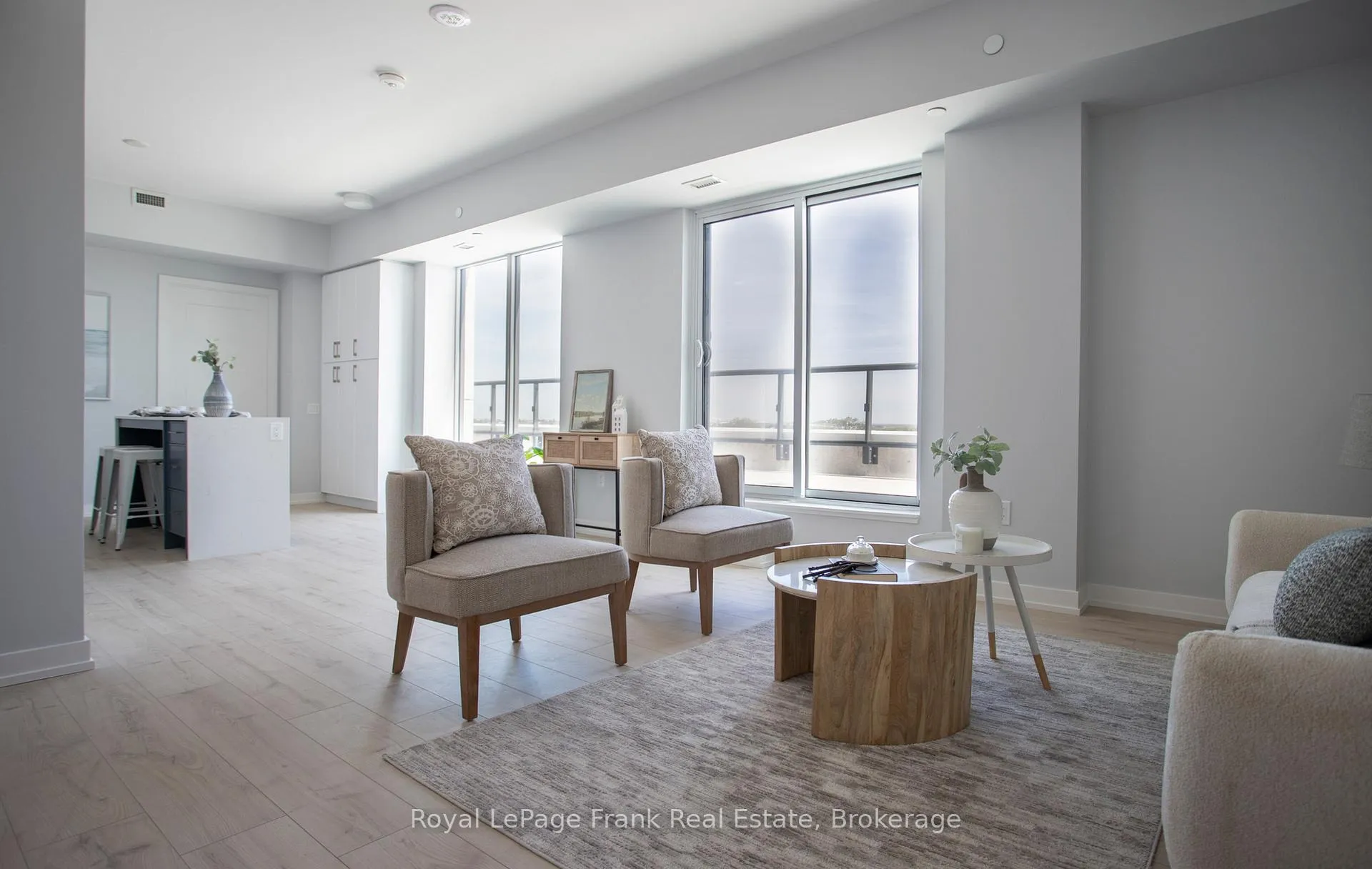 Photo 11 of Unit 604, 201 Brock Street S, Whitby, Downtown Whitby — HOMEH