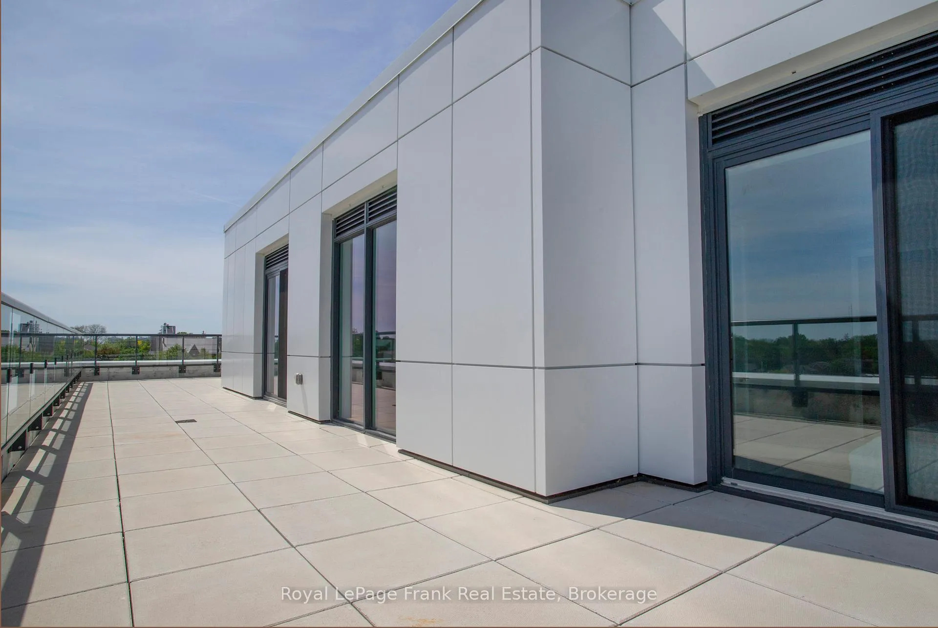 Photo 12 of Unit 604, 201 Brock Street S, Whitby, Downtown Whitby — HOMEH