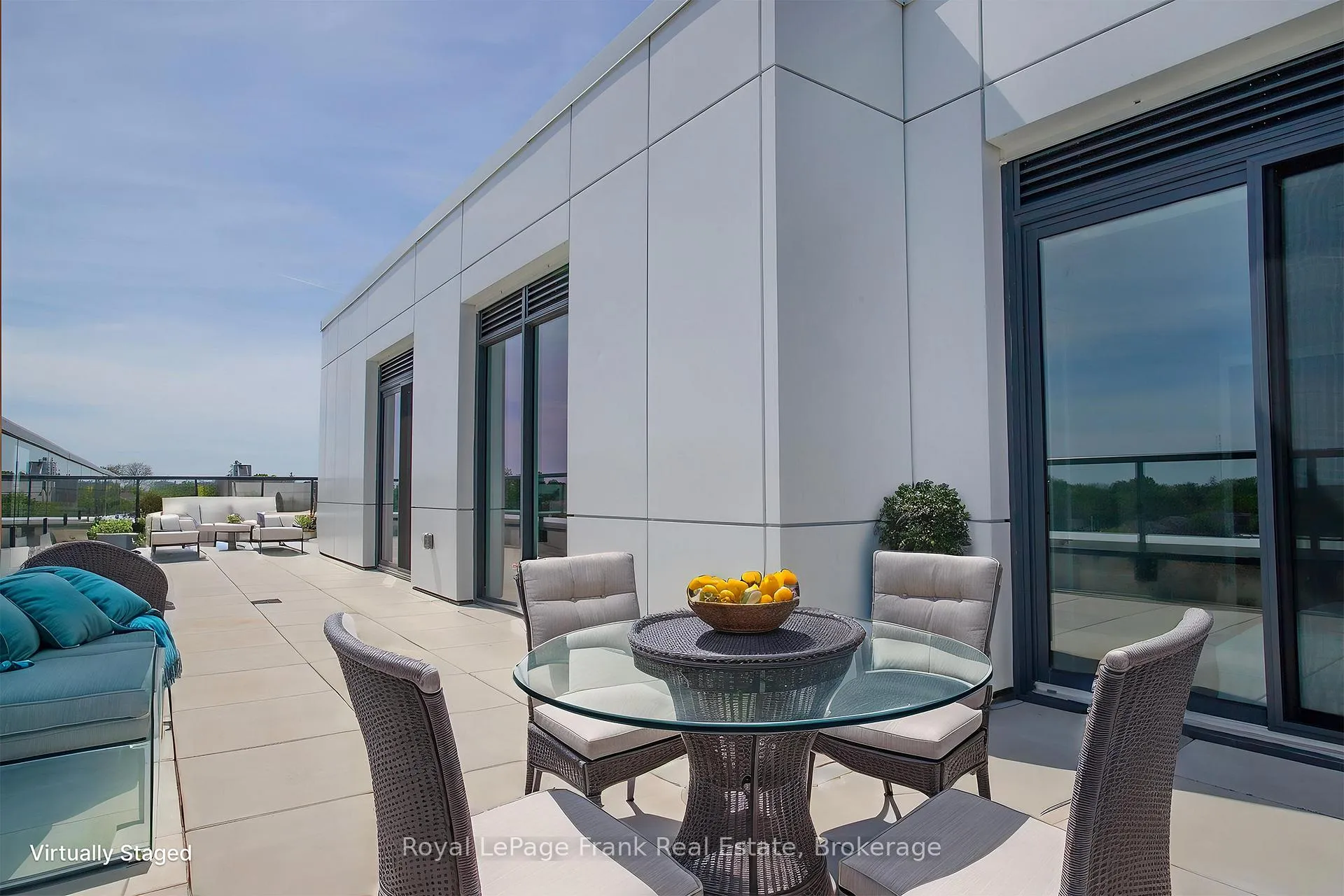 Photo 13 of Unit 604, 201 Brock Street S, Whitby, Downtown Whitby — HOMEH