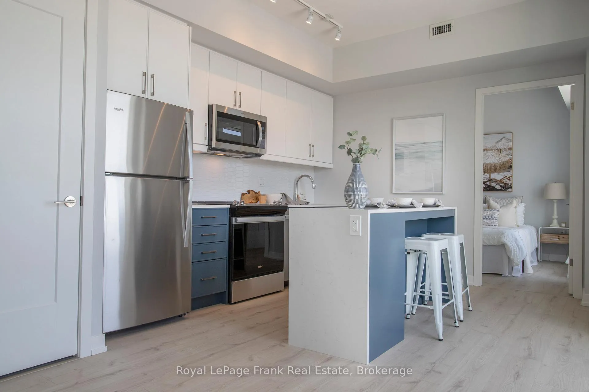 Photo 21 of Unit 604, 201 Brock Street S, Whitby, Downtown Whitby — HOMEH