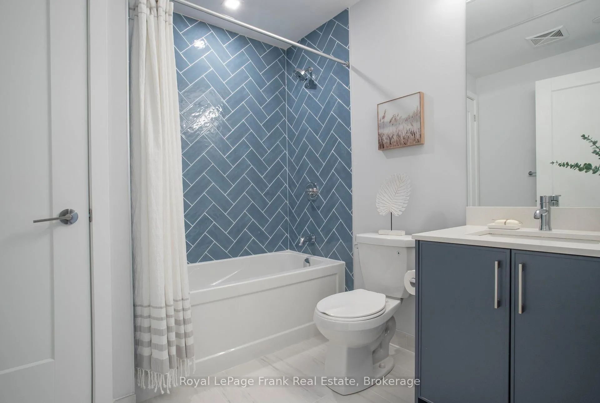 Photo 39 of Unit 604, 201 Brock Street S, Whitby, Downtown Whitby — HOMEH