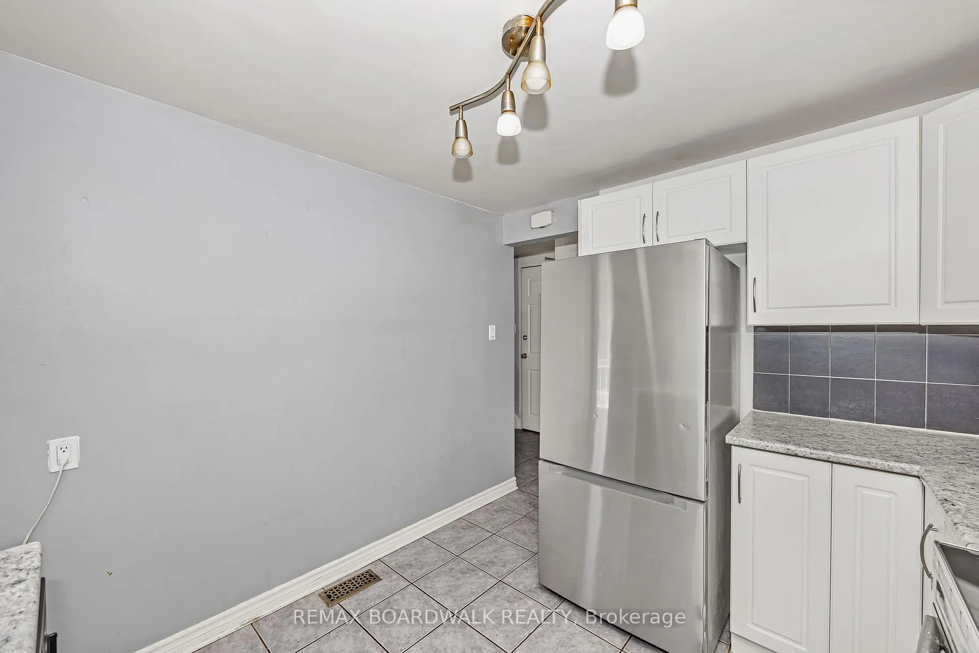 Photo 12 of Unit 67, 392 Garden Glen Private, Ottawa, Meadowlands/Crestview — HOMEH
