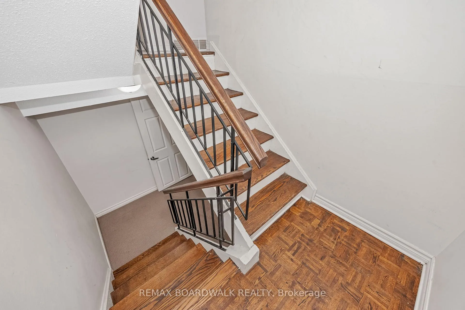 Photo 25 of Unit 67, 392 Garden Glen Private, Ottawa, Meadowlands/Crestview — HOMEH