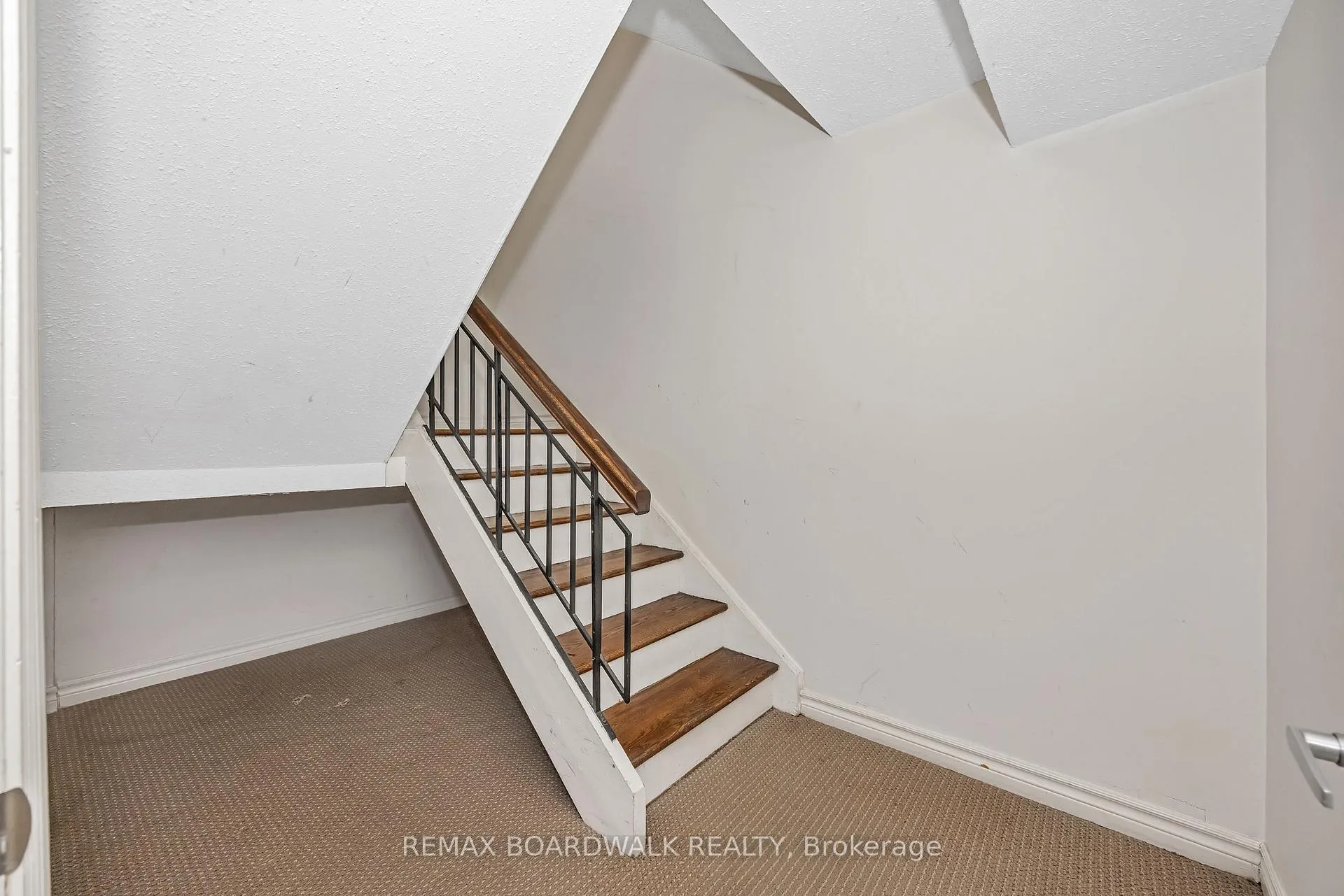 Photo 26 of Unit 67, 392 Garden Glen Private, Ottawa, Meadowlands/Crestview — HOMEH