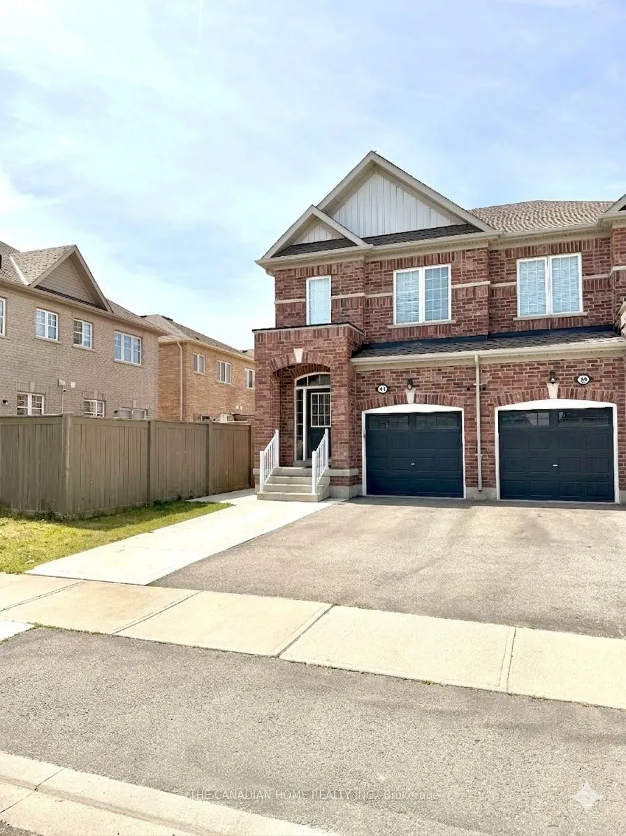 Photo 2 of 41 Crumlin Crescent, Brampton, Credit Valley — HOMEH