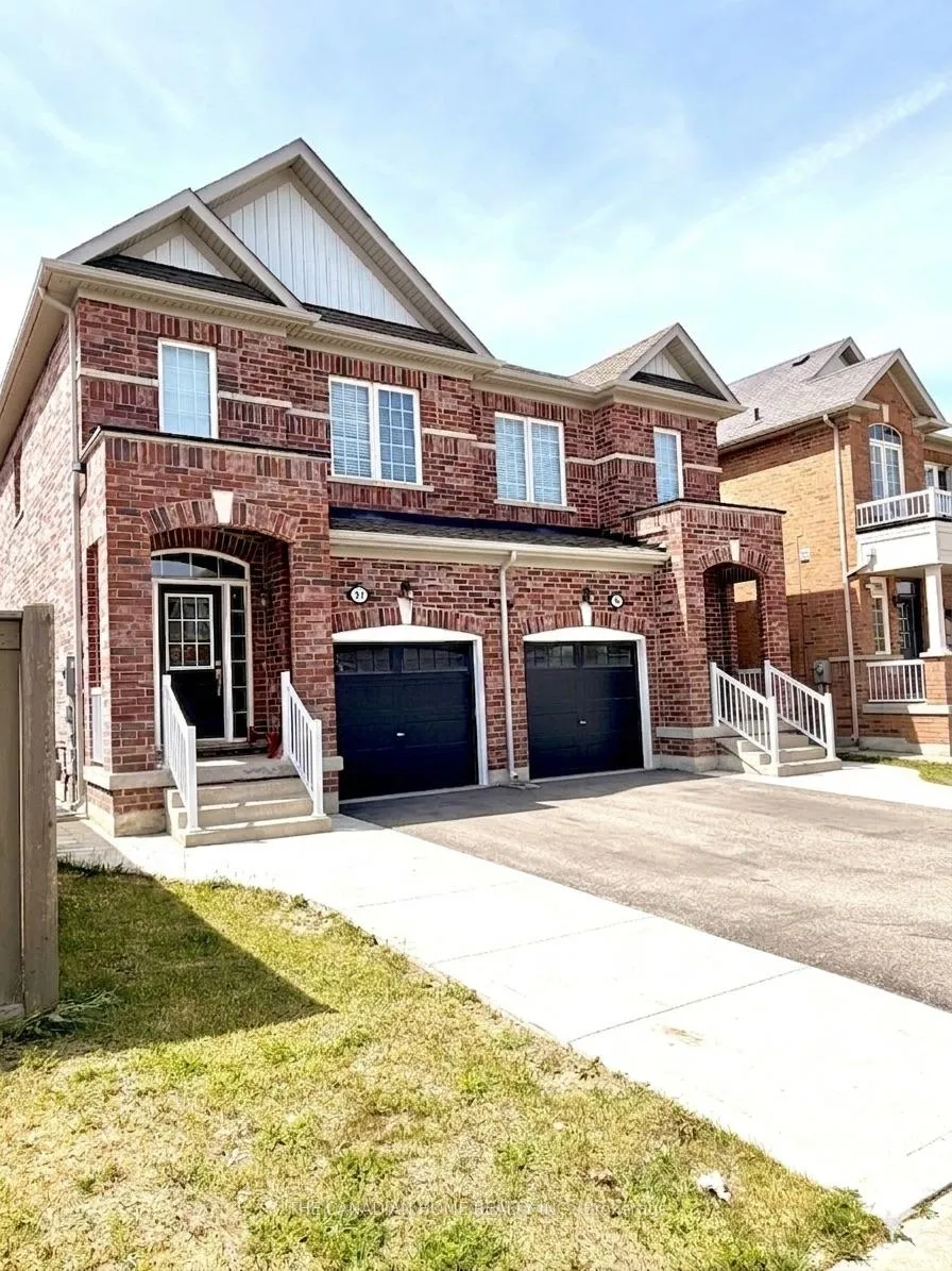 Photo 3 of 41 Crumlin Crescent, Brampton, Credit Valley — HOMEH