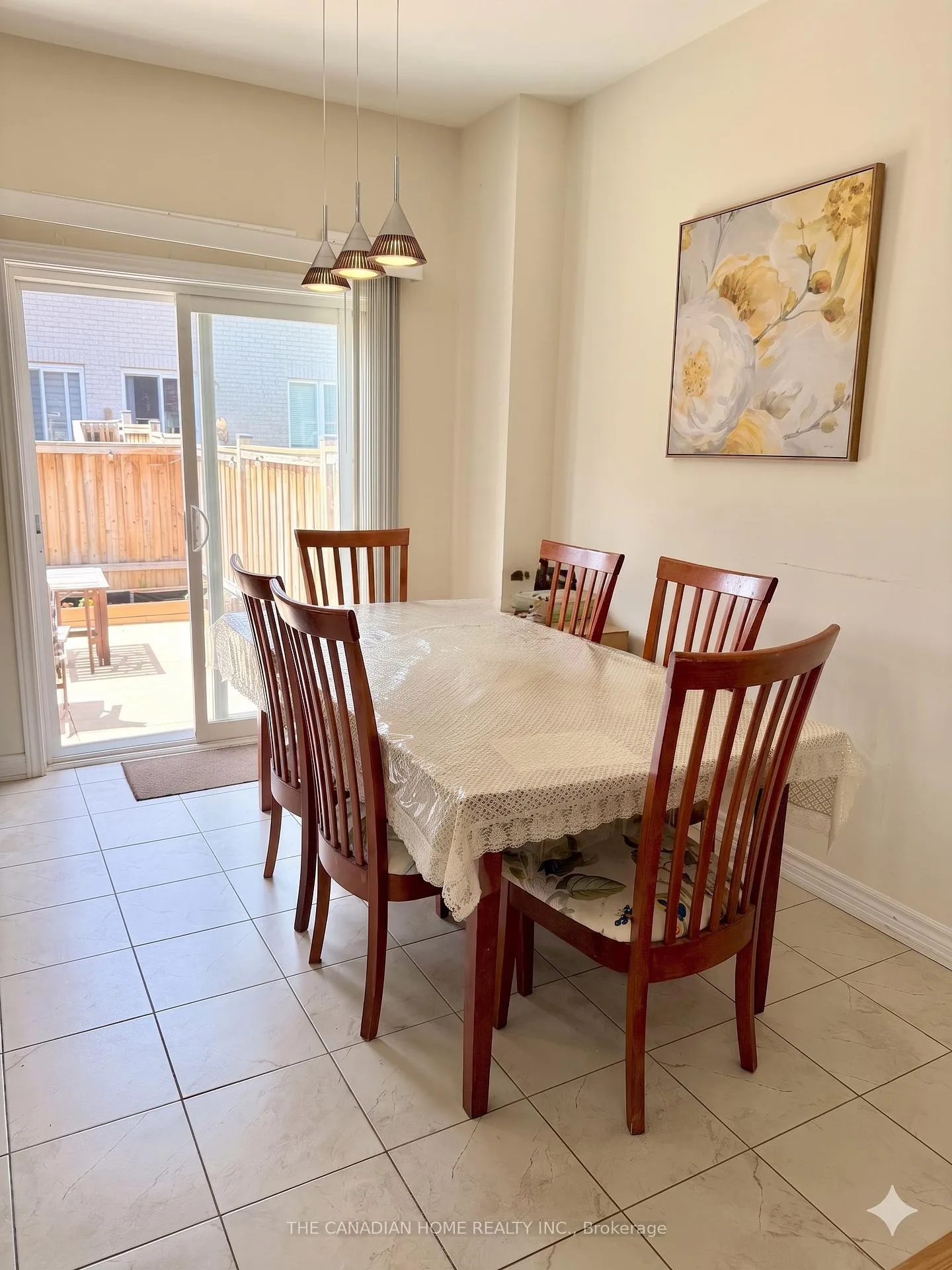 Photo 11 of 41 Crumlin Crescent, Brampton, Credit Valley — HOMEH
