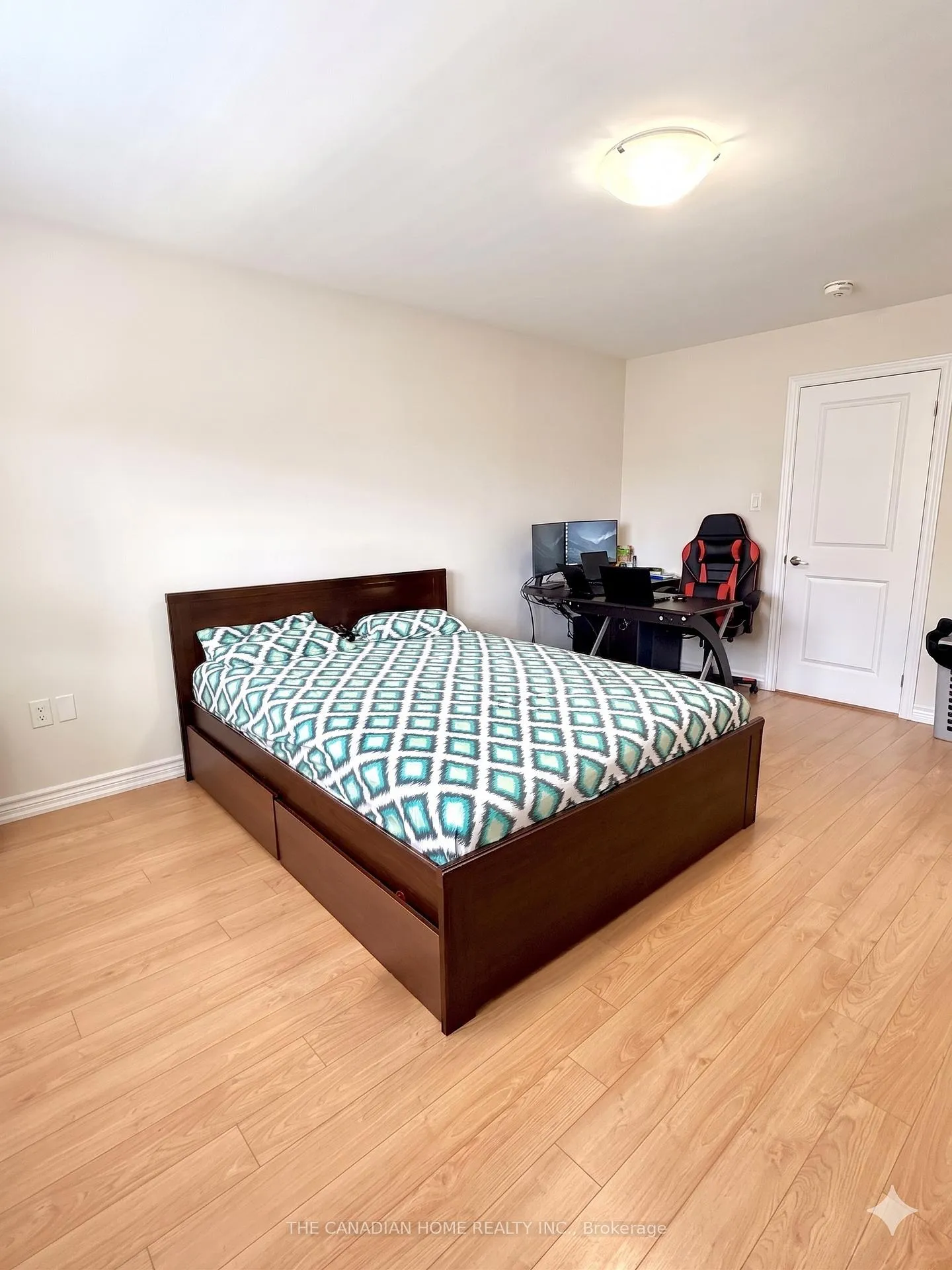 Photo 18 of 41 Crumlin Crescent, Brampton, Credit Valley — HOMEH