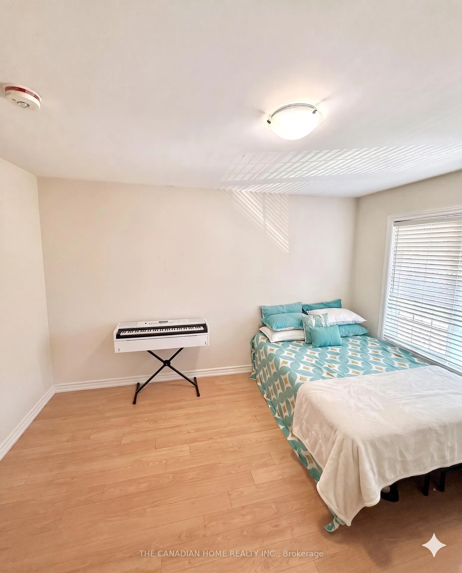 Photo 26 of 41 Crumlin Crescent, Brampton, Credit Valley — HOMEH