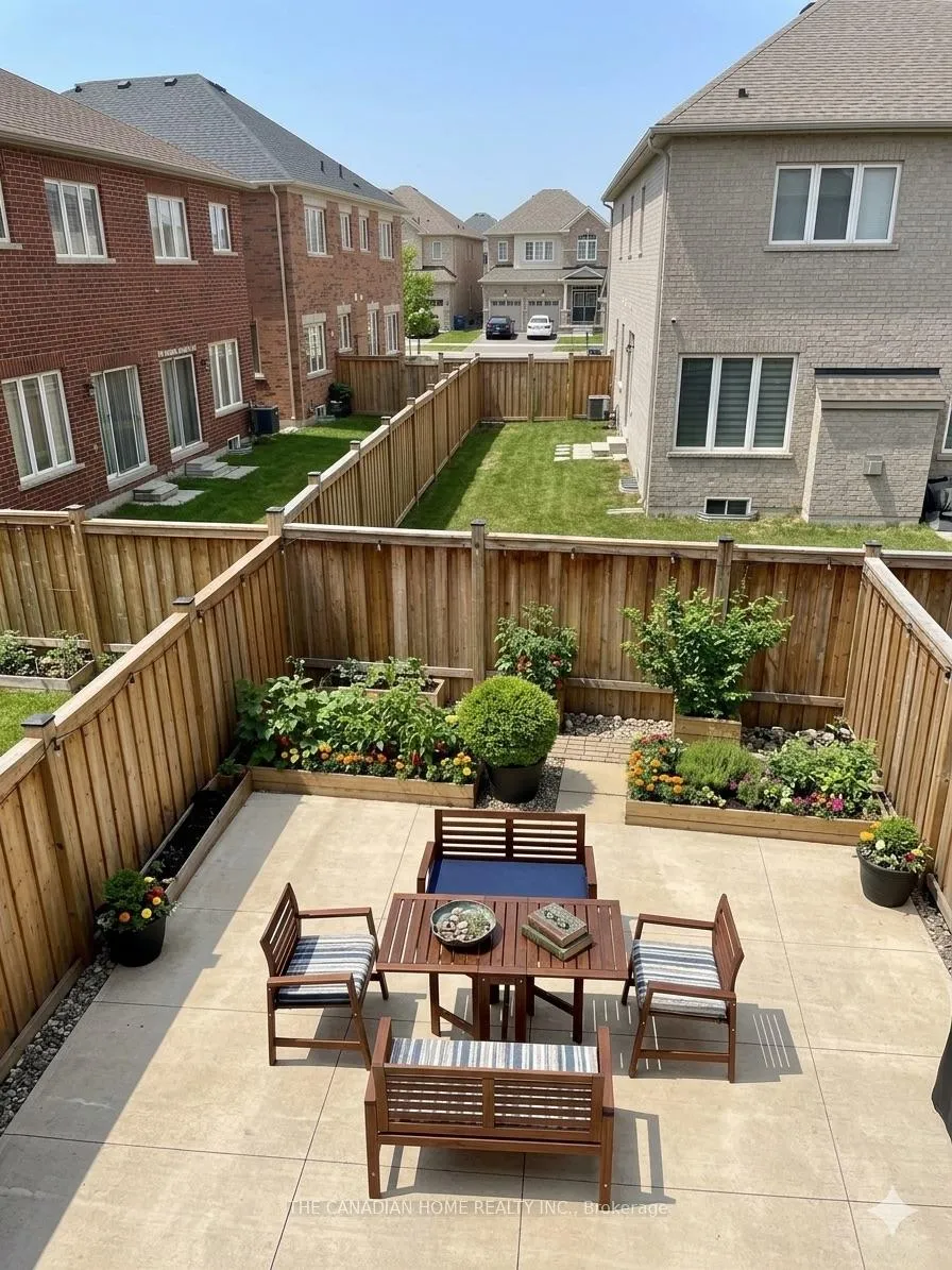Photo 30 of 41 Crumlin Crescent, Brampton, Credit Valley — HOMEH