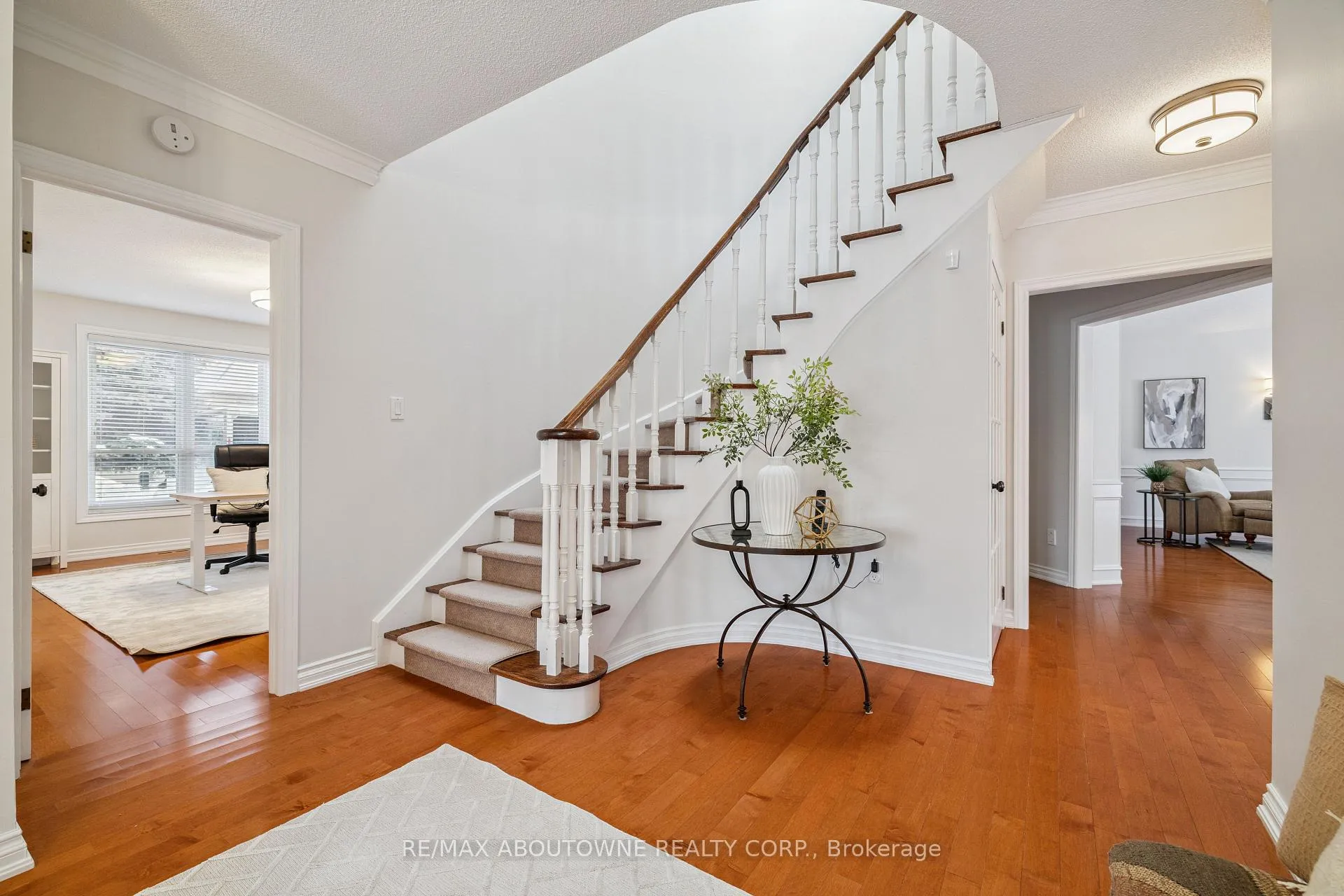 Photo 4 of 1424 The Links Drive, Oakville, Glen Abbey — HOMEH