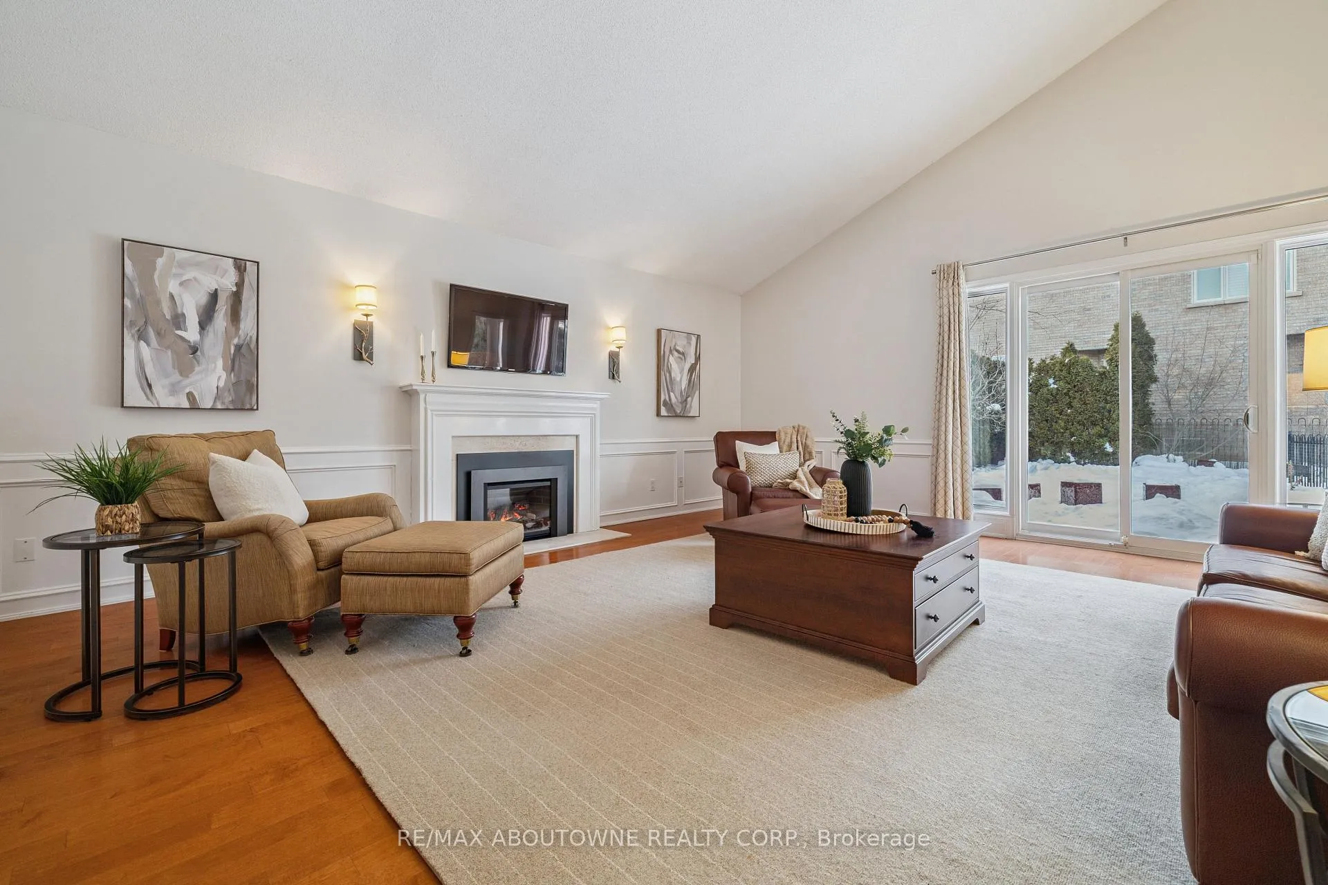 Photo 9 of 1424 The Links Drive, Oakville, Glen Abbey — HOMEH