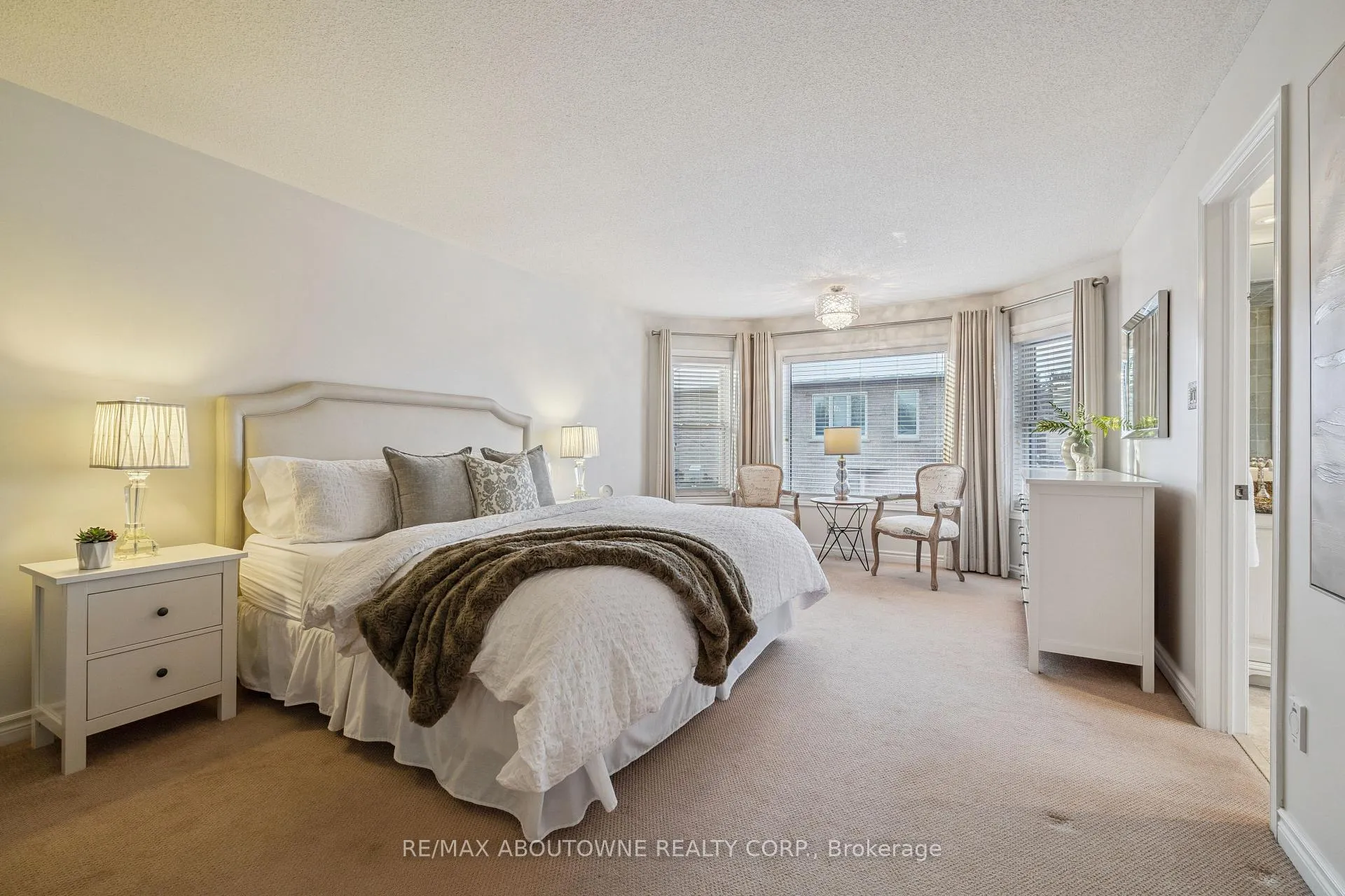 Photo 14 of 1424 The Links Drive, Oakville, Glen Abbey — HOMEH