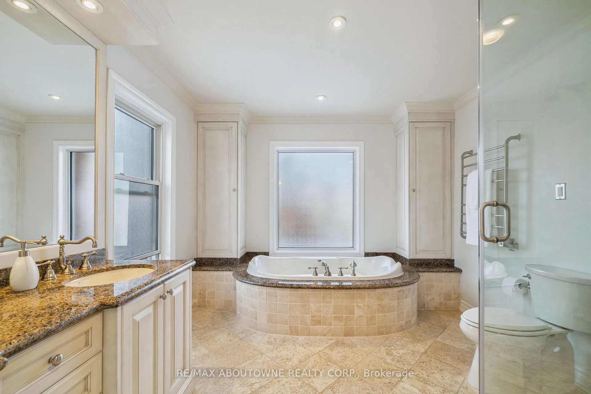 Photo 16 of 1424 The Links Drive, Oakville, Glen Abbey — HOMEH