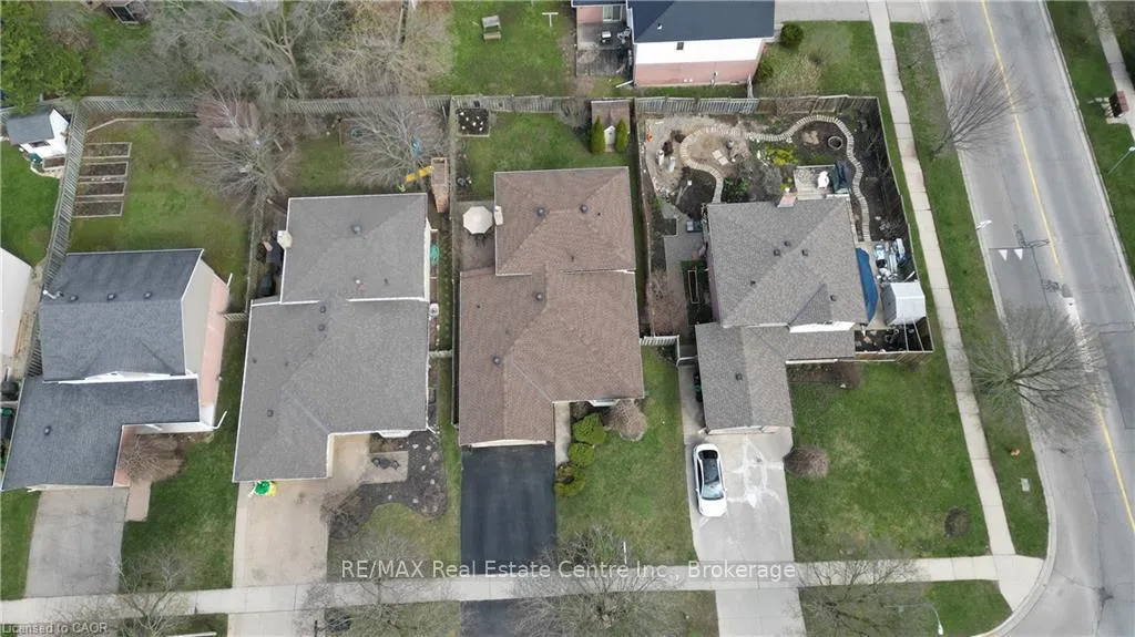 Photo 3 of 7 Kilkerran Crescent, Kitchener — HOMEH