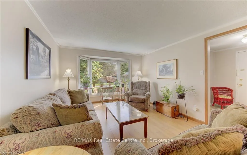 Photo 8 of 7 Kilkerran Crescent, Kitchener — HOMEH
