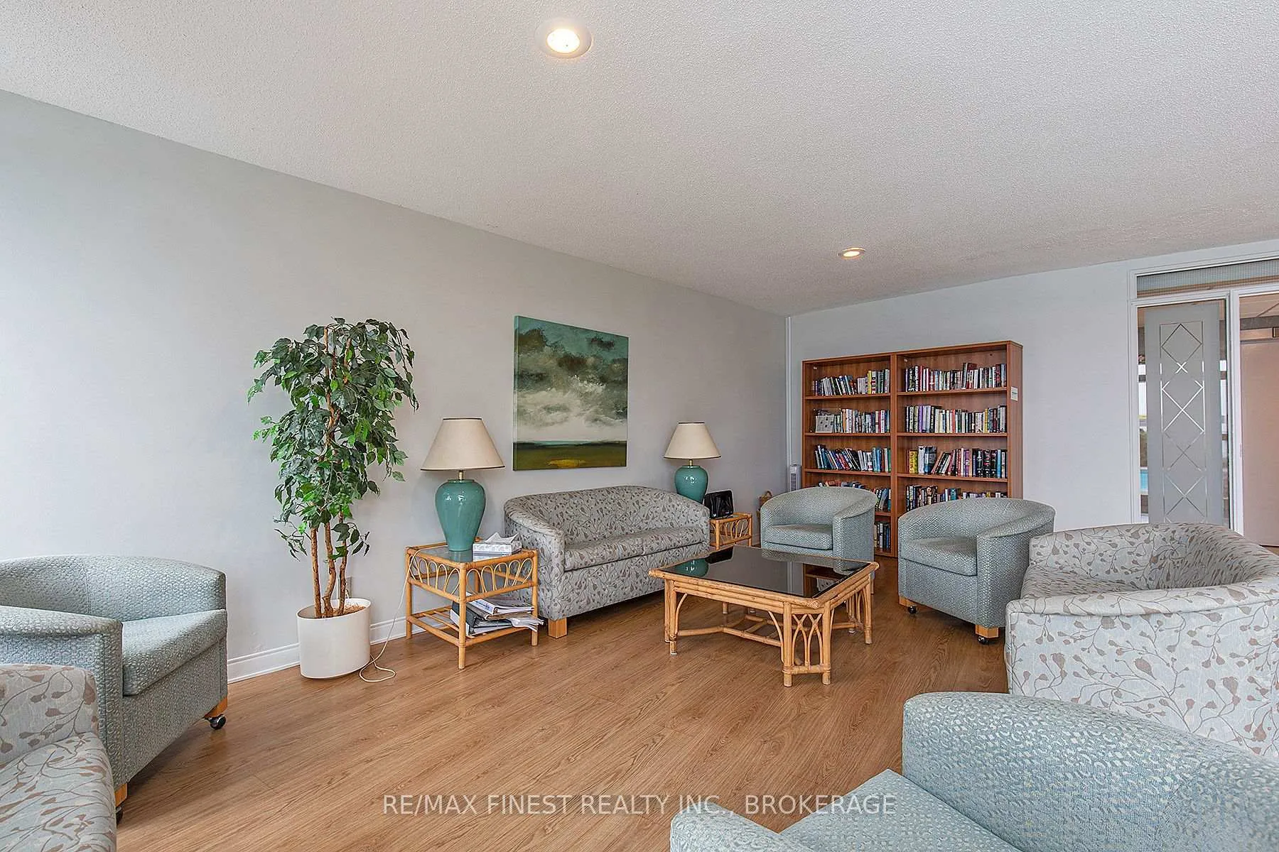 Photo 14 of Unit 106, 1 Mowat Avenue, Kingston, Central City West — HOMEH
