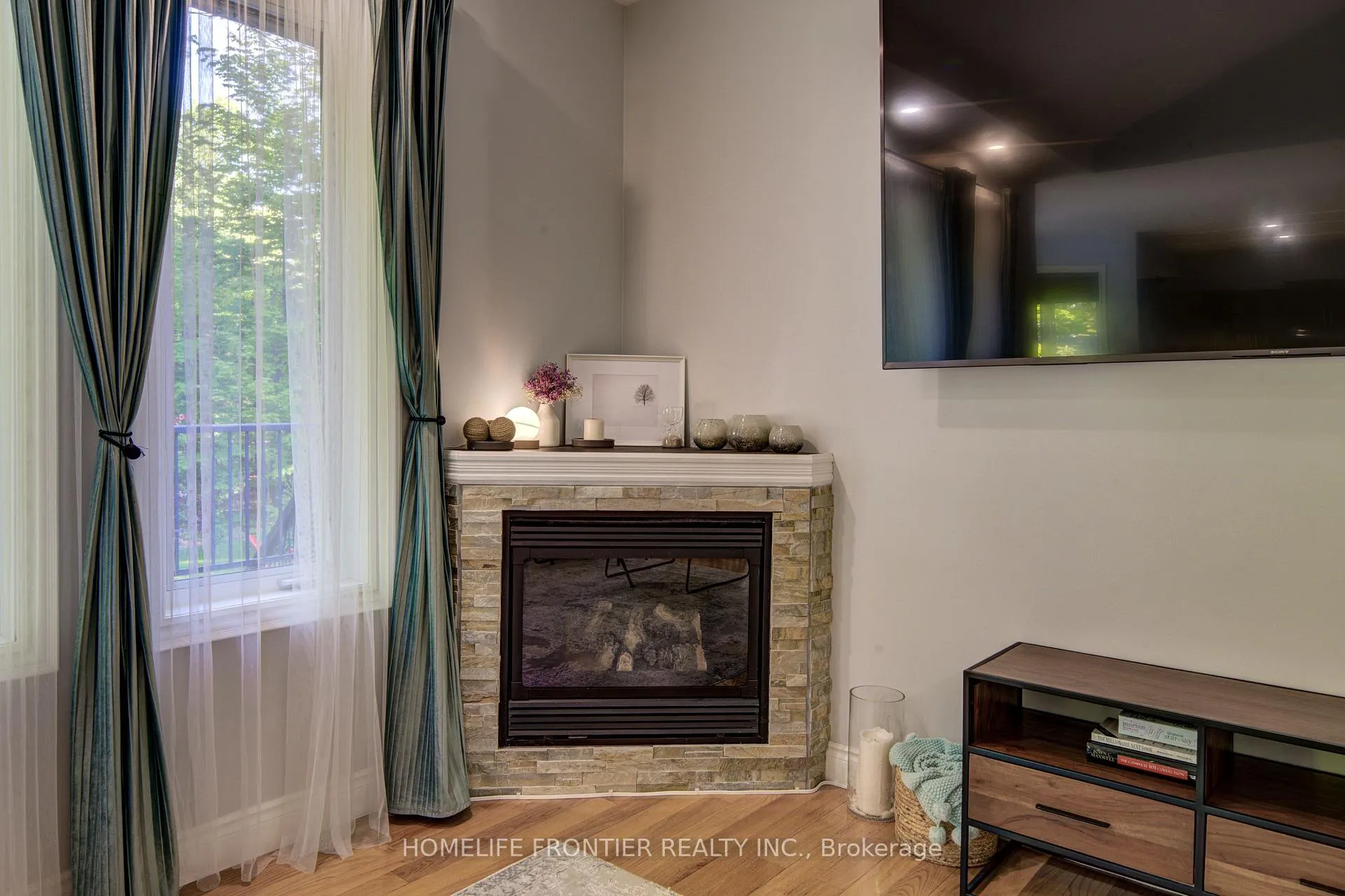Photo 5 of 42 Forest Circle, Tiny, Lafontaine — HOMEH