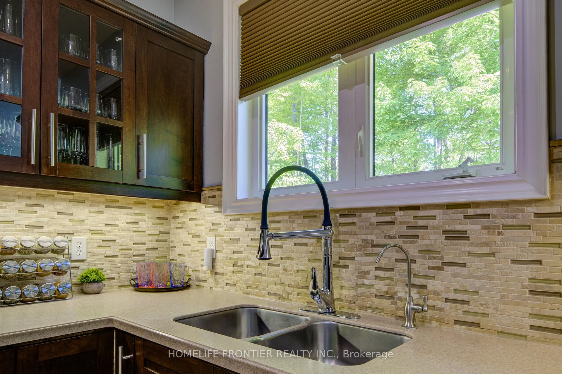 Photo 8 of 42 Forest Circle, Tiny, Lafontaine — HOMEH