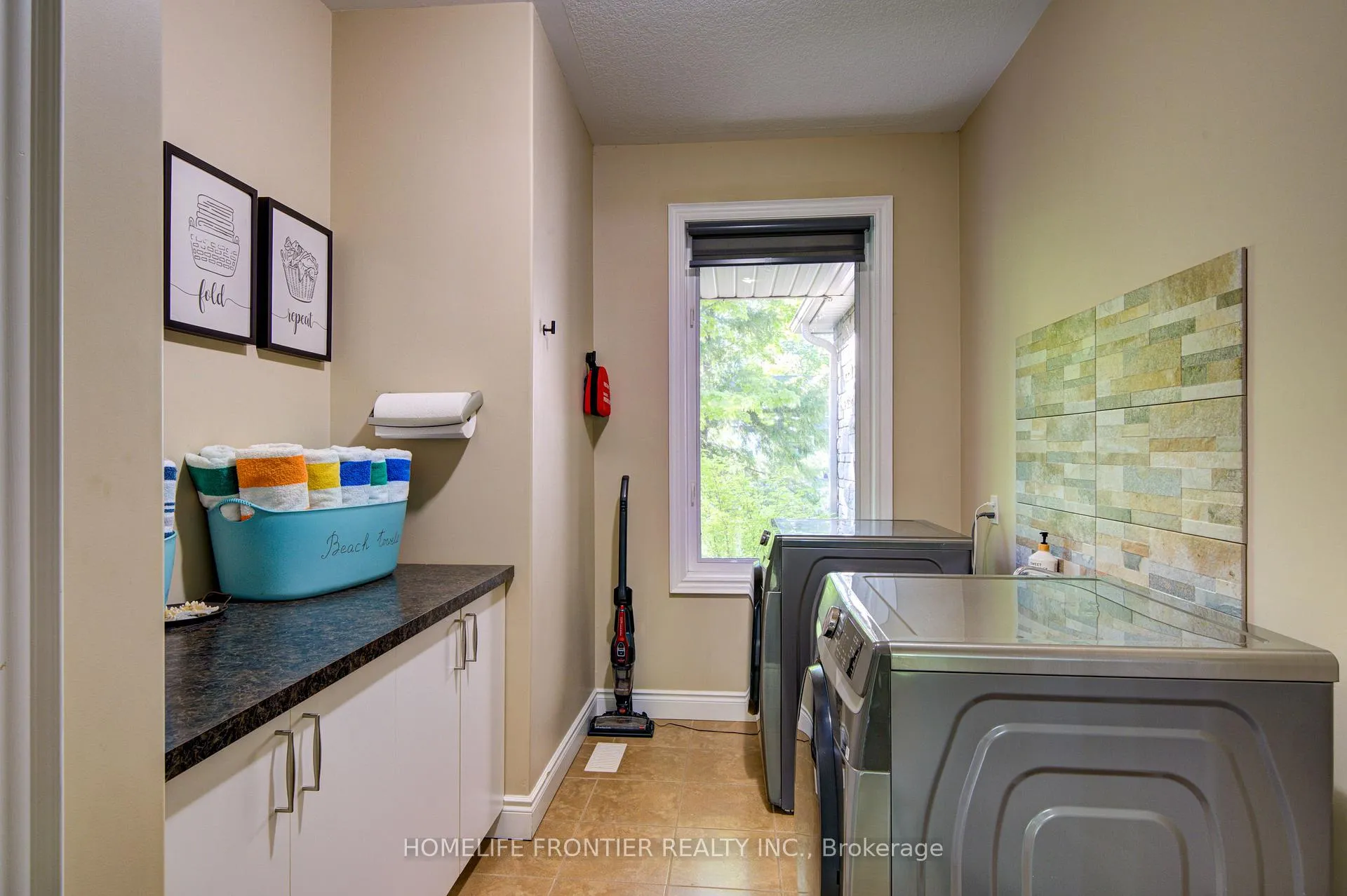 Photo 20 of 42 Forest Circle, Tiny, Lafontaine — HOMEH