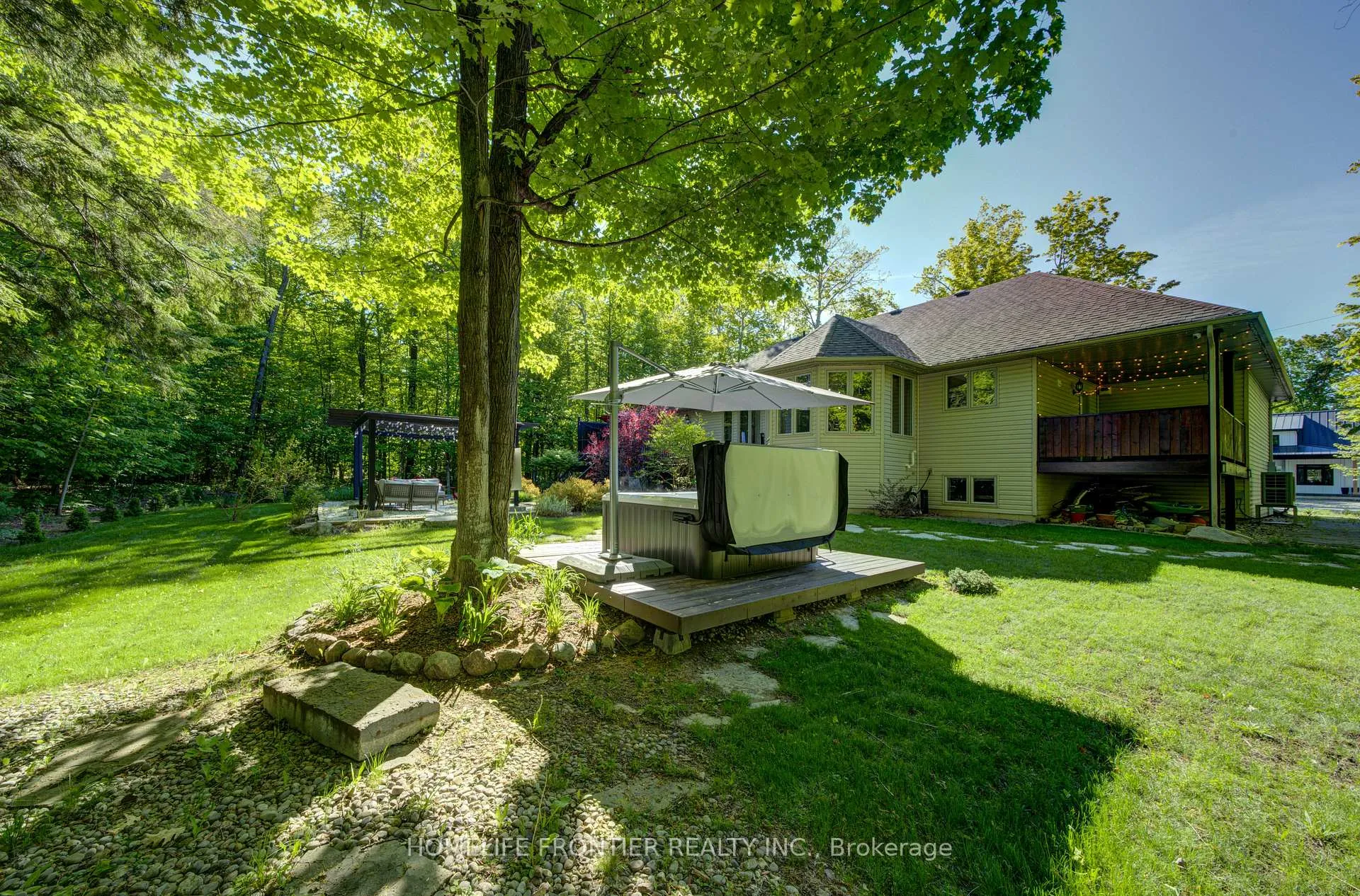 Photo 43 of 42 Forest Circle, Tiny, Lafontaine — HOMEH