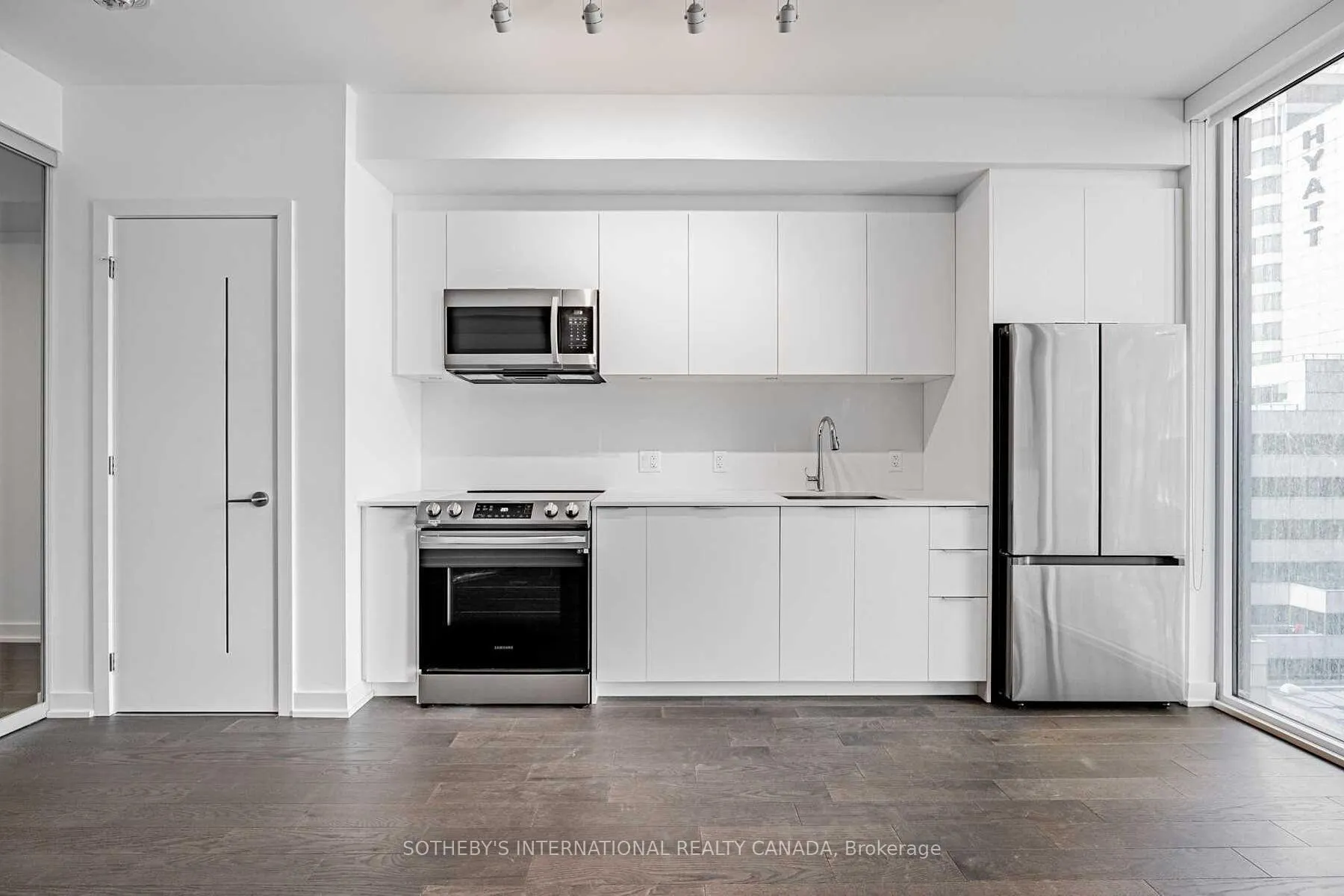 Photo 2 of Unit 806, 357 King Street W, Toronto, Waterfront Communities — HOMEH