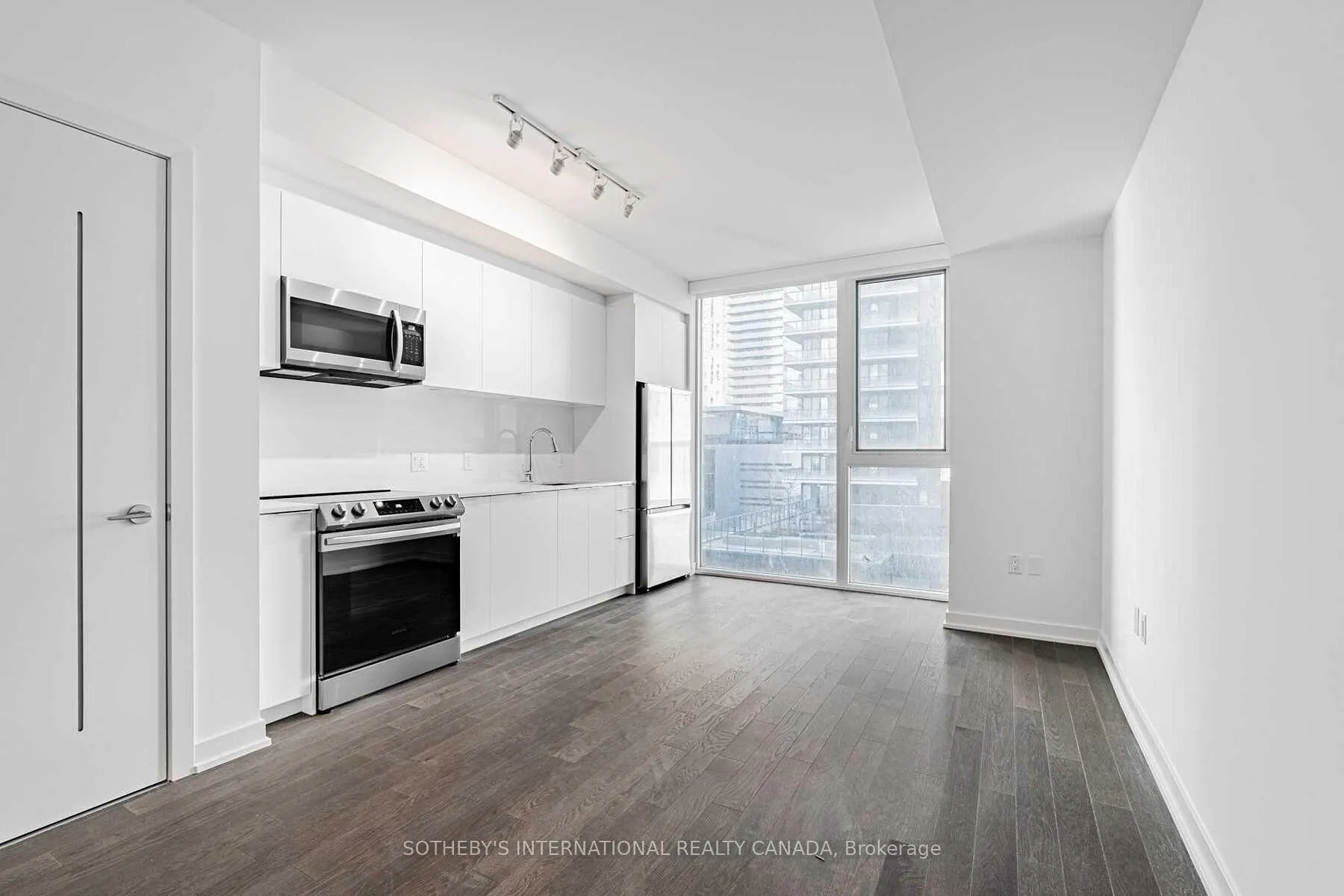 Photo 3 of Unit 806, 357 King Street W, Toronto, Waterfront Communities — HOMEH
