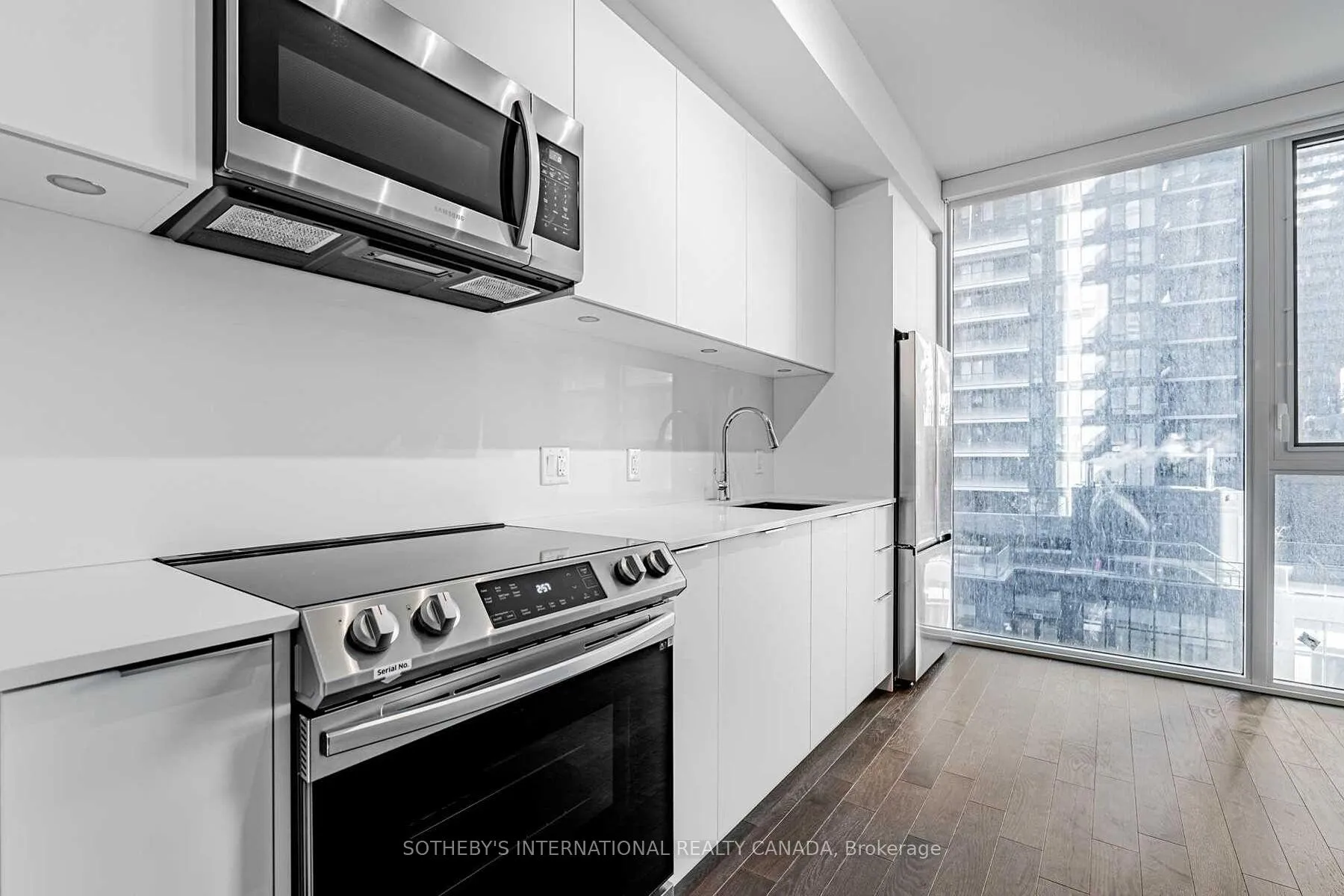 Photo 5 of Unit 806, 357 King Street W, Toronto, Waterfront Communities — HOMEH