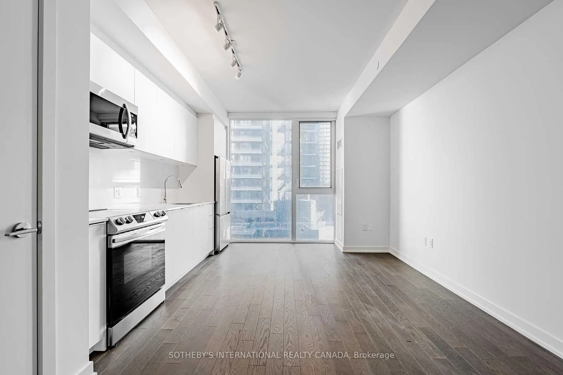 Photo 6 of Unit 806, 357 King Street W, Toronto, Waterfront Communities — HOMEH