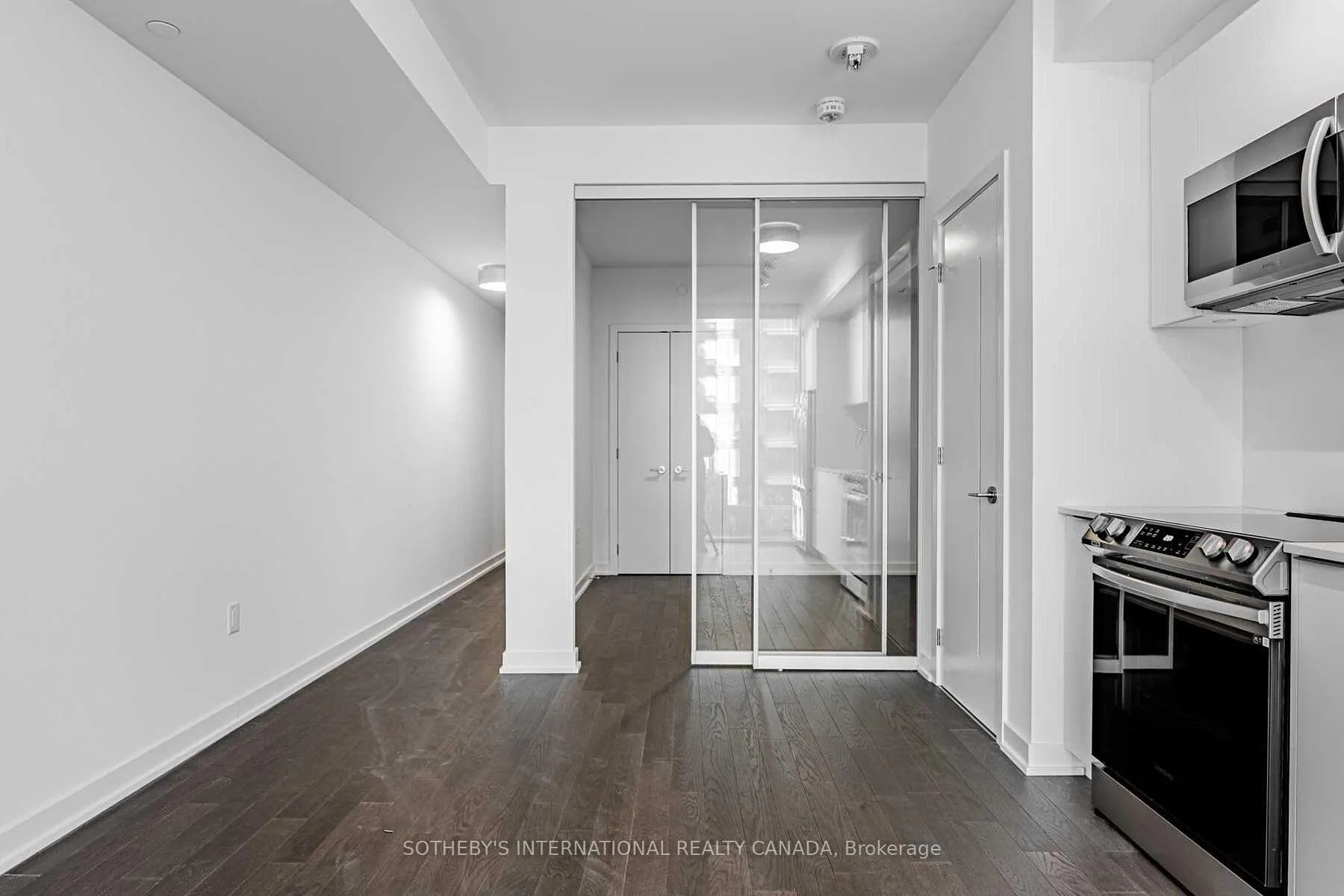 Photo 10 of Unit 806, 357 King Street W, Toronto, Waterfront Communities — HOMEH