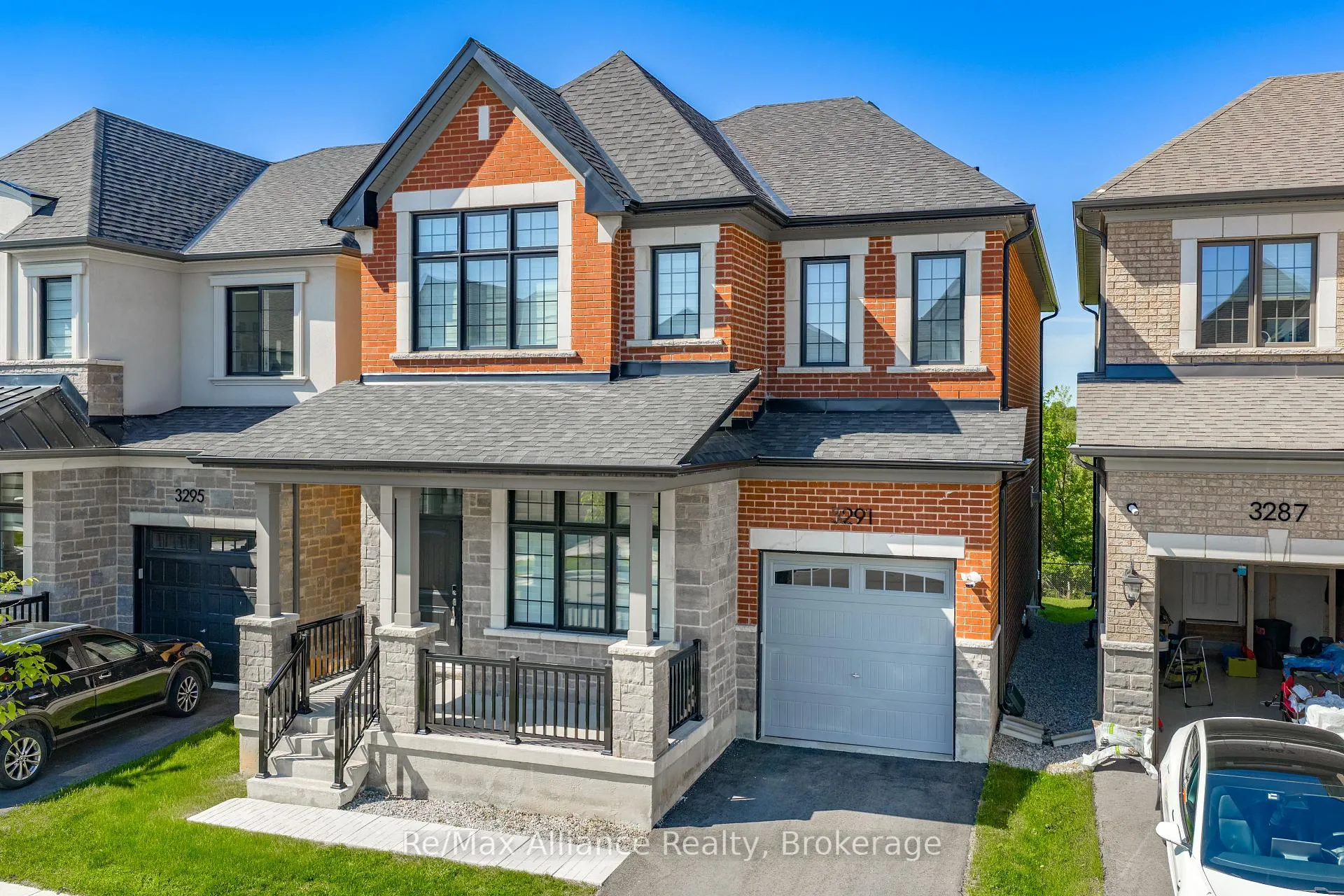 Photo 2 of 3291 Harasym Trail, Oakville, Northwest — HOMEH