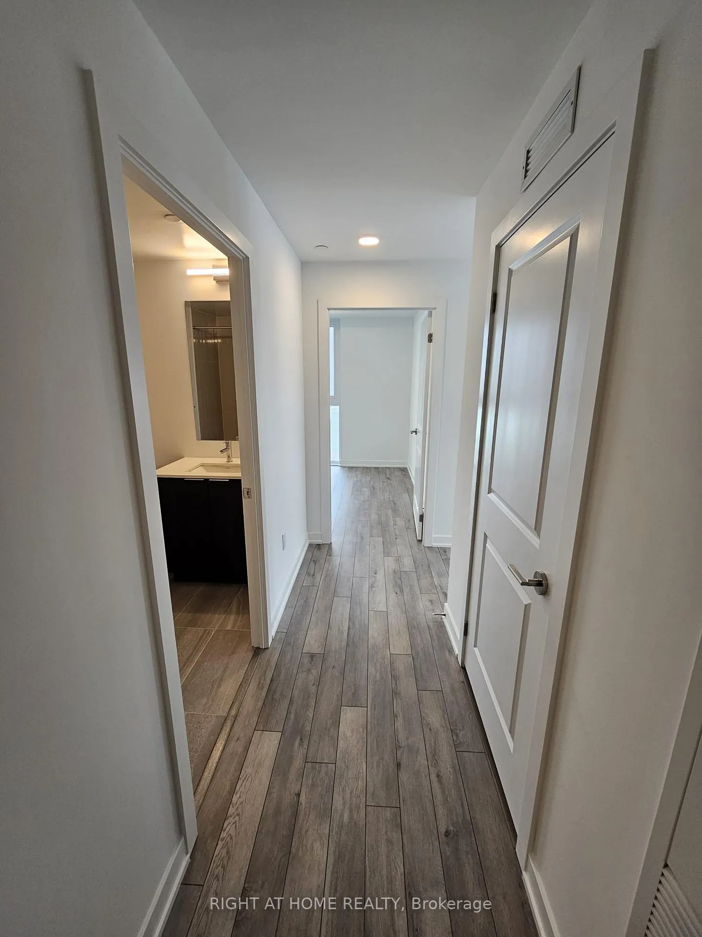 Photo 2 of Unit 2204, 15 Skyridge Drive, Brampton, Bram East — HOMEH
