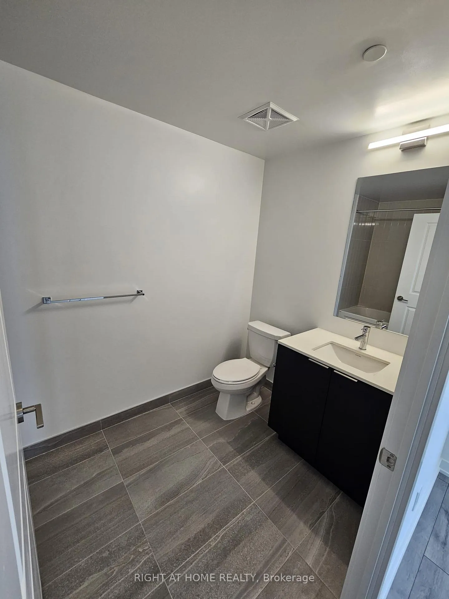 Photo 3 of Unit 2204, 15 Skyridge Drive, Brampton, Bram East — HOMEH