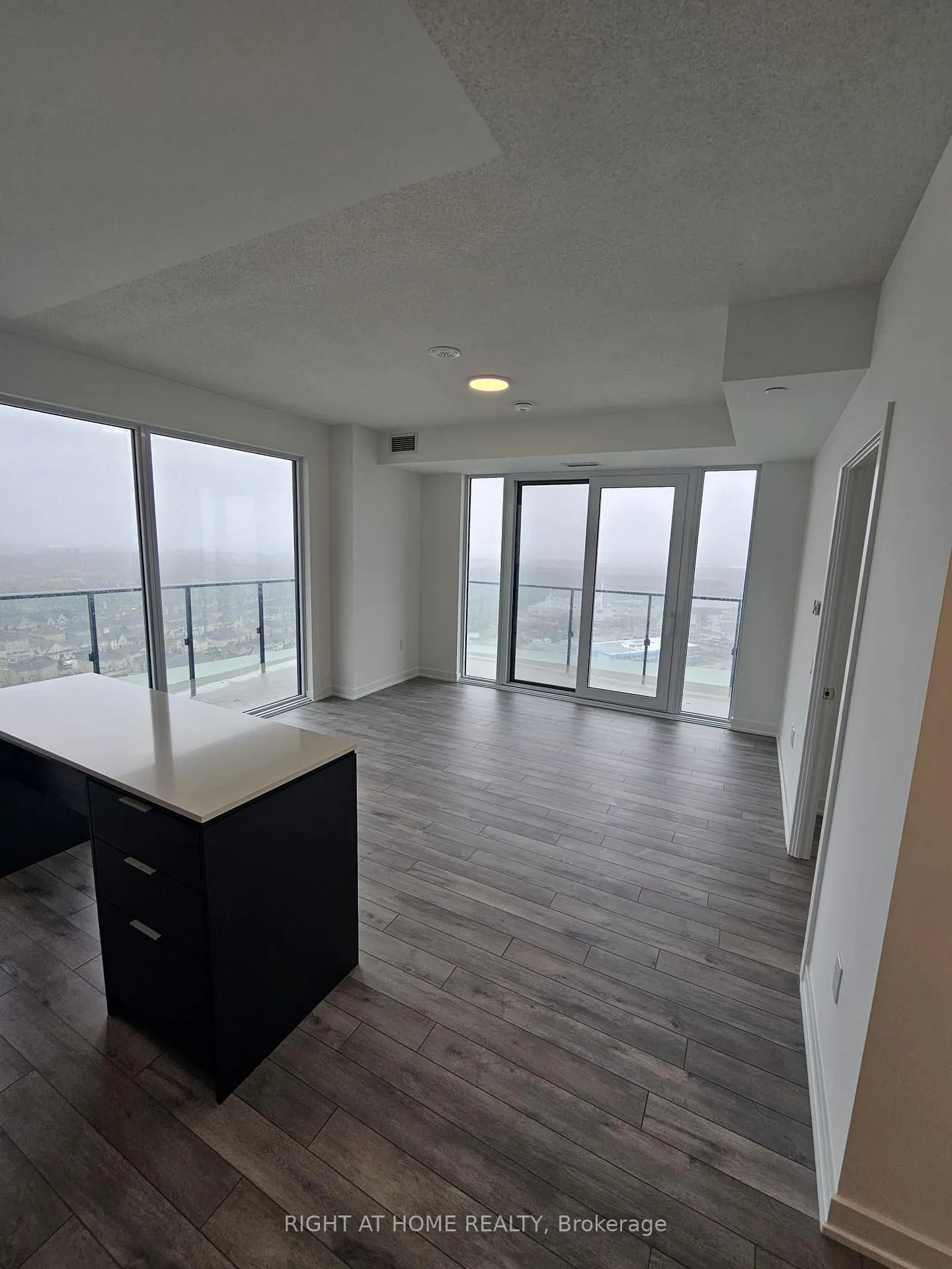 Photo 6 of Unit 2204, 15 Skyridge Drive, Brampton, Bram East — HOMEH