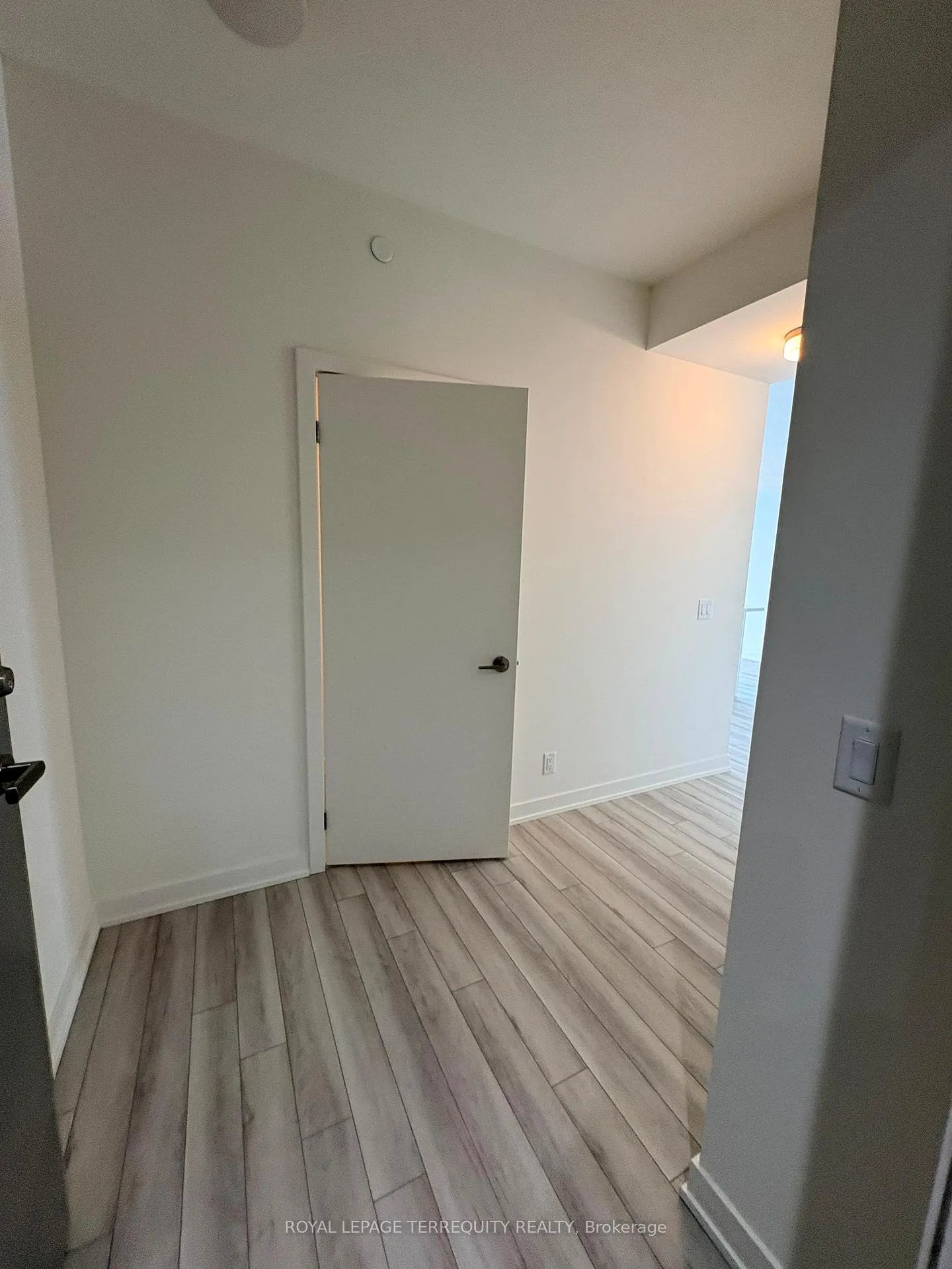 Photo 1 of Unit 907, 51 Clarington Boulevard, Clarington, Bowmanville — HOMEH