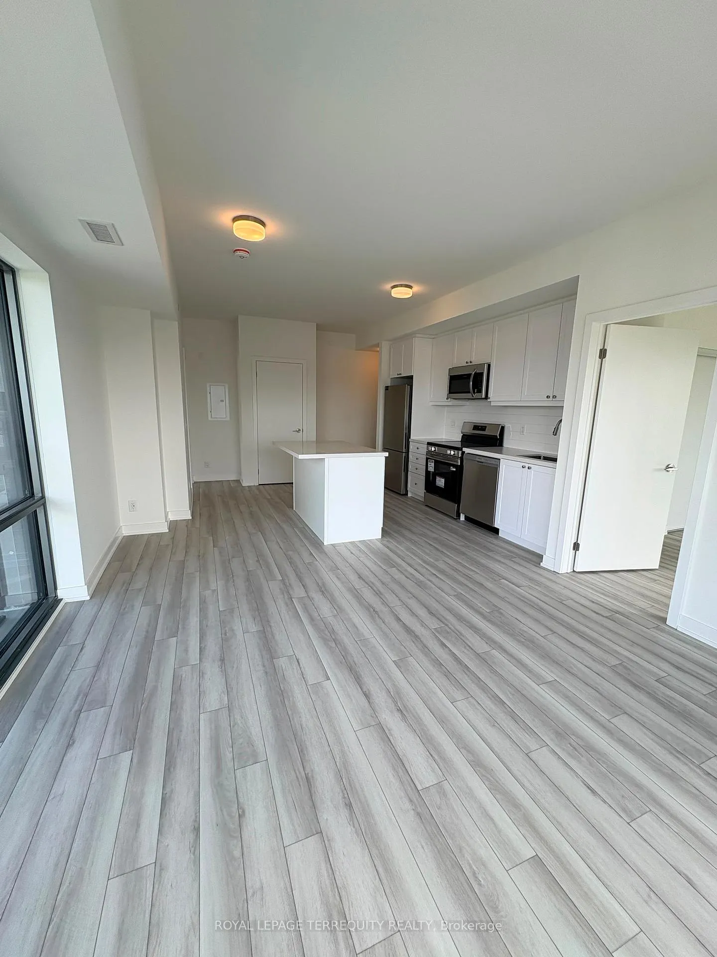 Photo 3 of Unit 907, 51 Clarington Boulevard, Clarington, Bowmanville — HOMEH