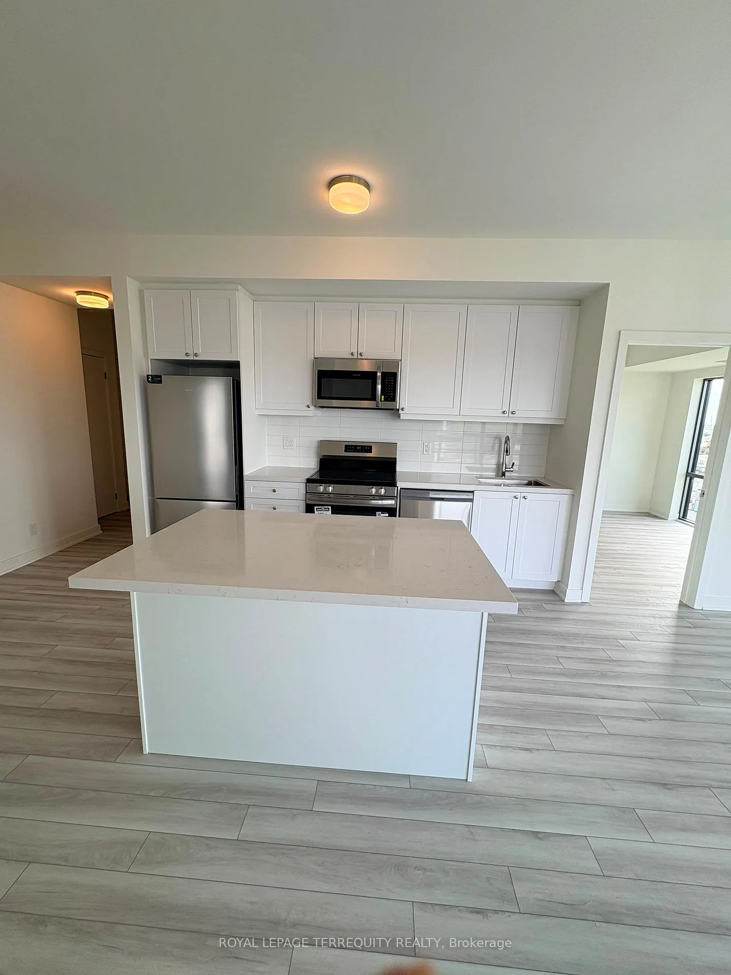 Photo 5 of Unit 907, 51 Clarington Boulevard, Clarington, Bowmanville — HOMEH