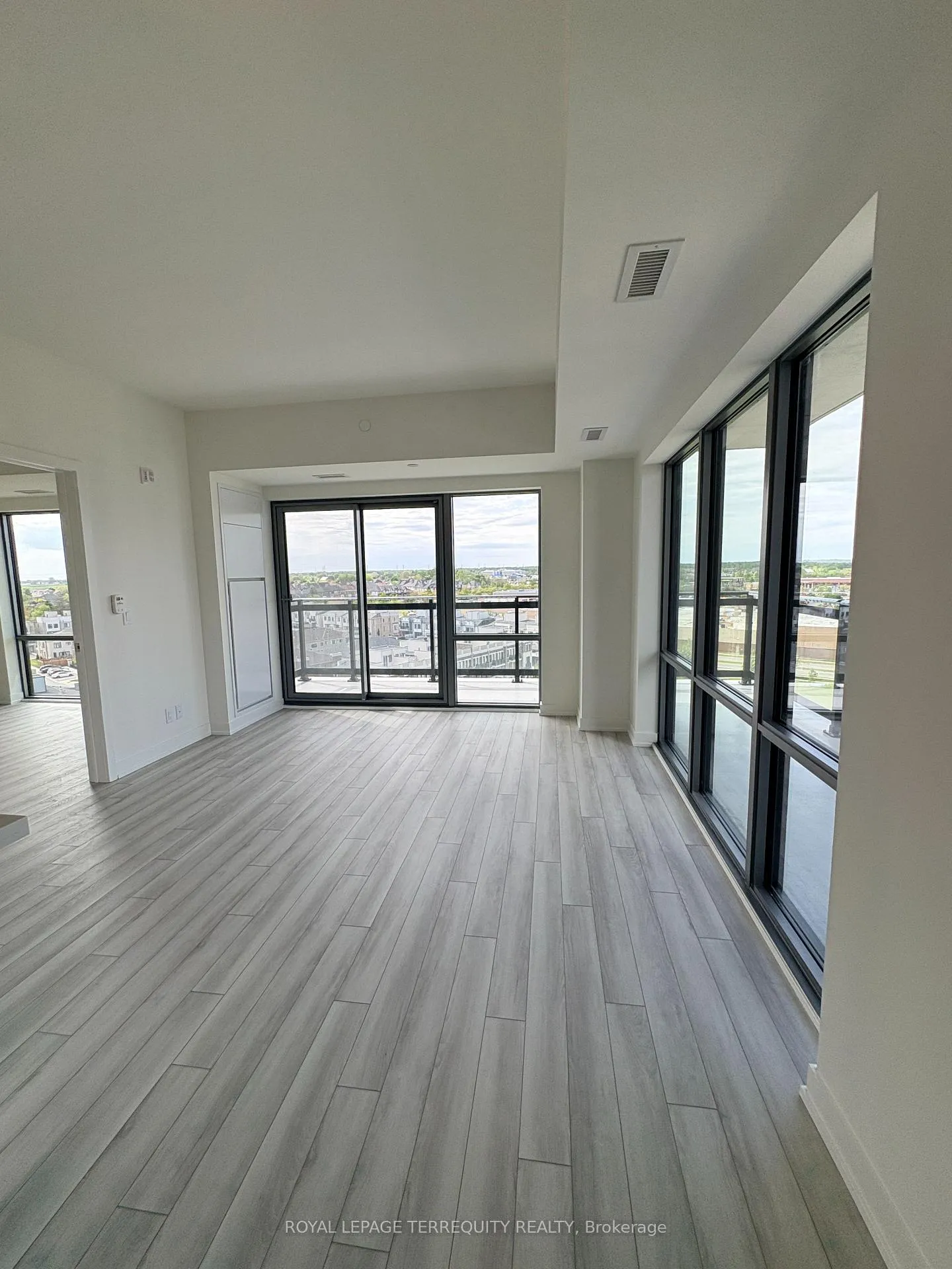 Photo 7 of Unit 907, 51 Clarington Boulevard, Clarington, Bowmanville — HOMEH